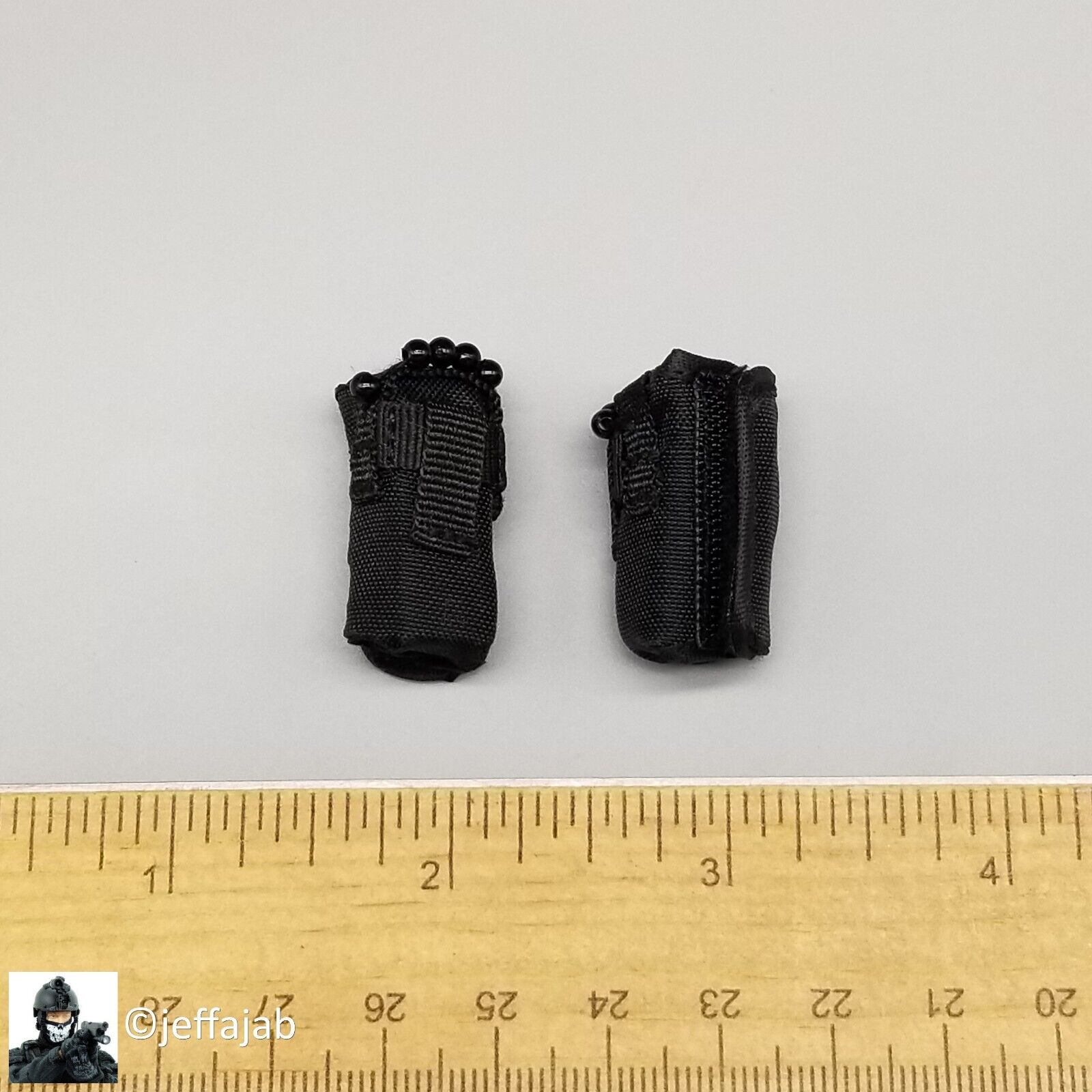 1:6 scale DamToys 31st MEU Force Reconnaissance Platoon Flotation Pouches (x2)