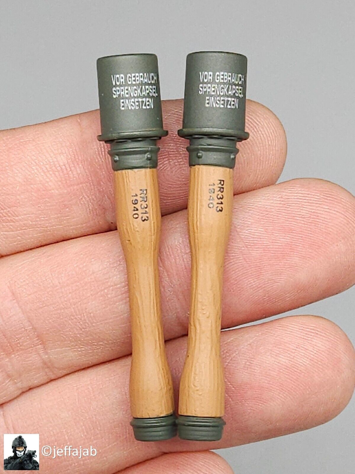1:6 scale Dragon WWII German M24 Stick Grenades x2 (Style #3) for 12" Figures