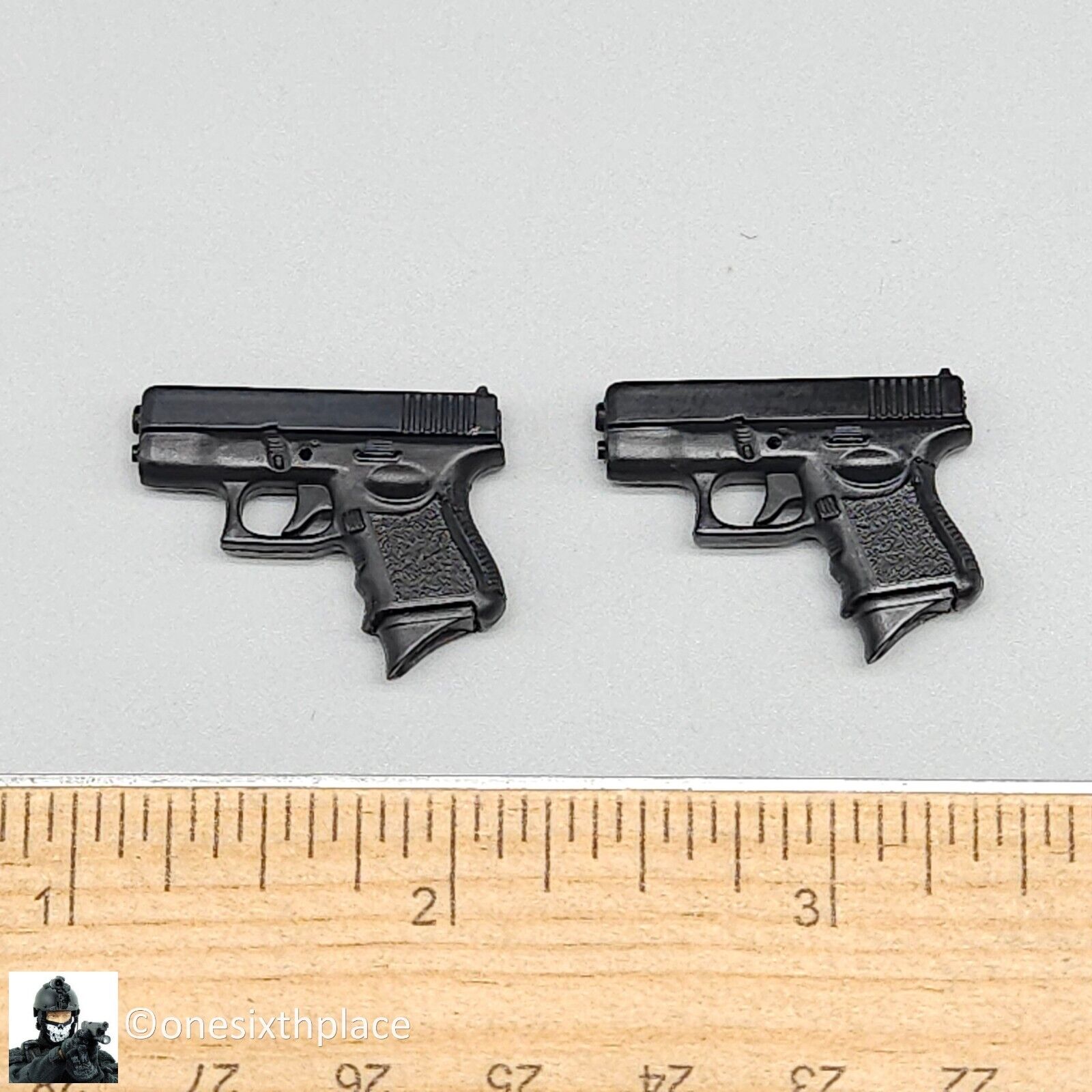 1:6 scale Hot Toys Avengers Endgame Black Widow Pistols (x2) for 12" Figures
