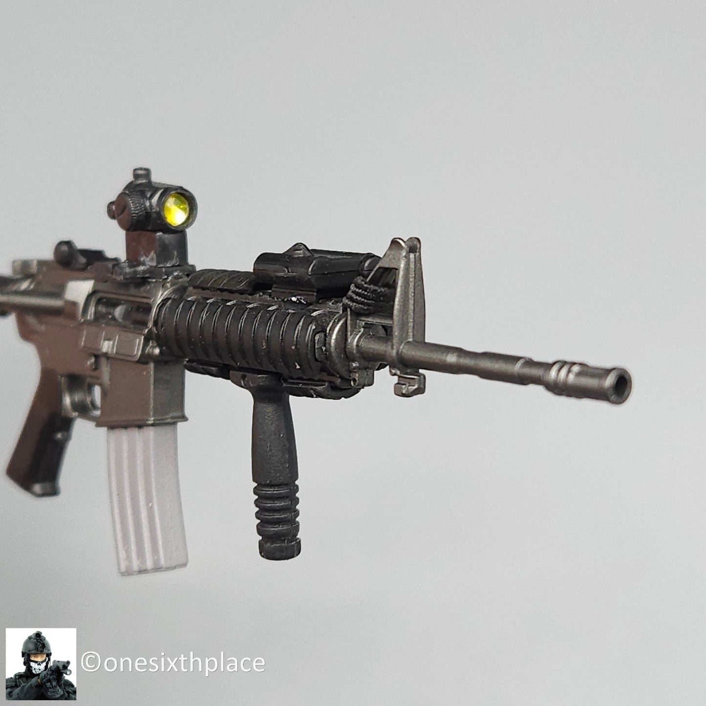 1:6 scale Dragon M4 Rifle w/  Micro Red Dot Sight for 12" Figures