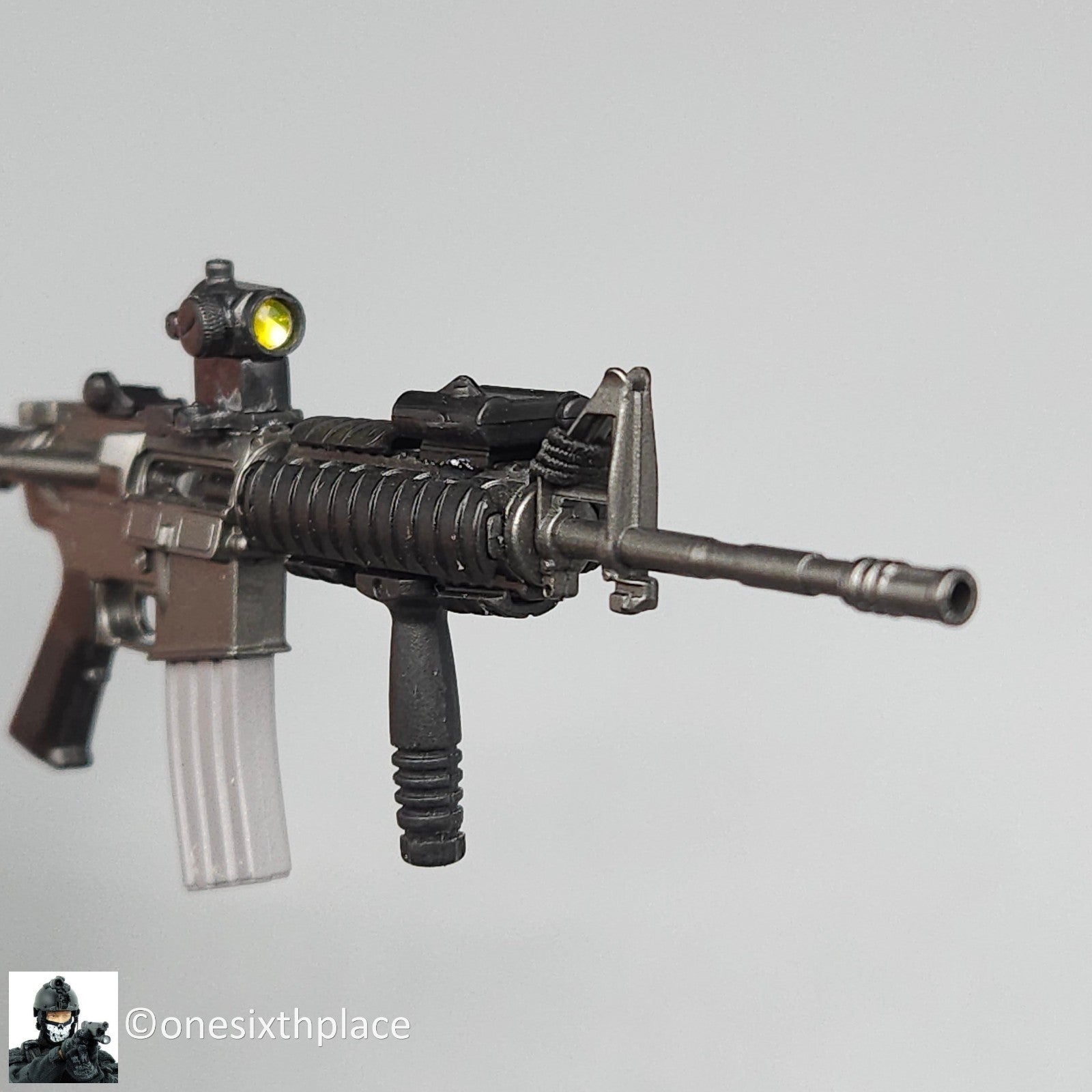 1:6 scale Dragon M4 Rifle w/  Micro Red Dot Sight for 12" Figures
