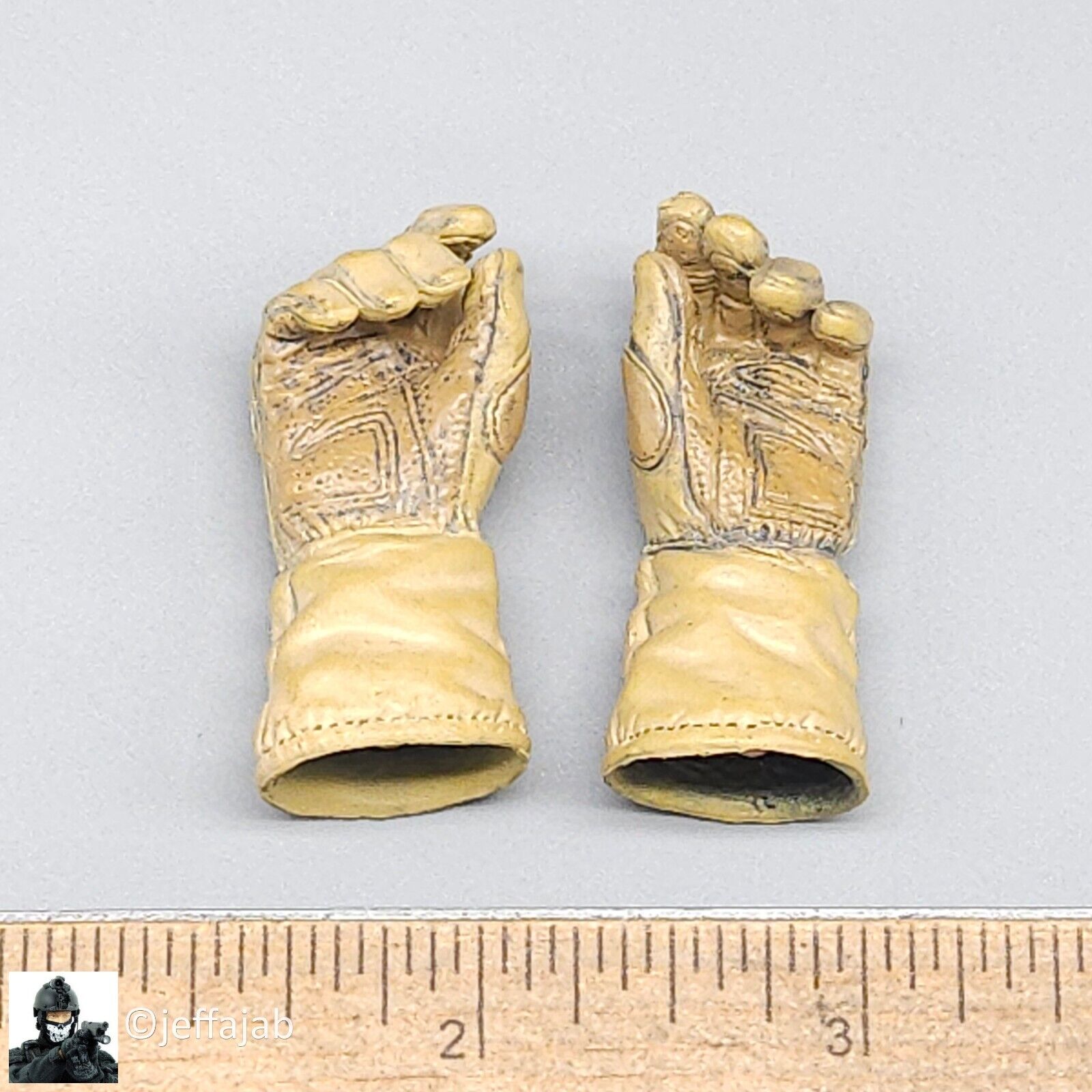 1:6 scale BBI 101st Airborne Jerry Ellis Tan Gloved Hands for 12" Figures