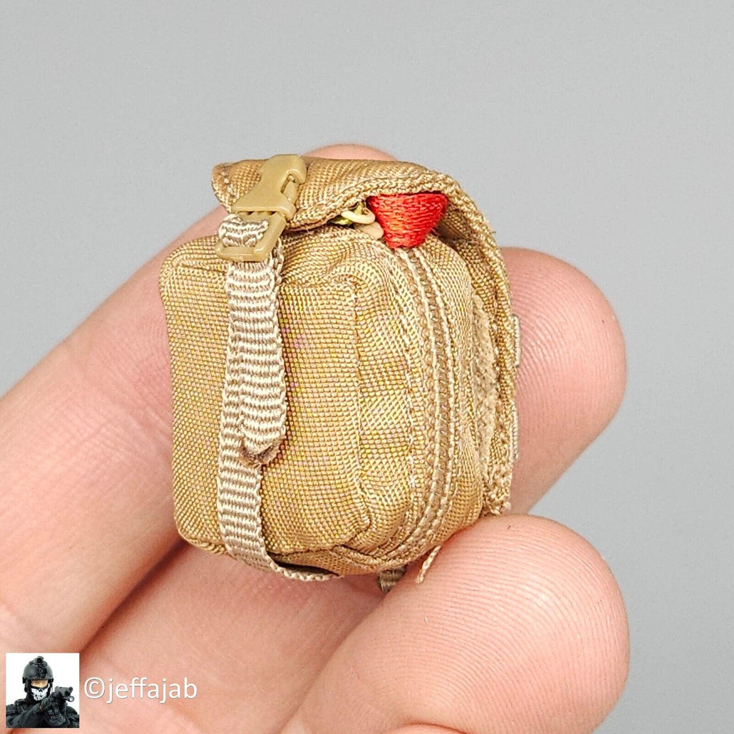 1:6 Flagset End War Ghost Death Squad K Caesar Tan Medic Pouch for 12" Figures