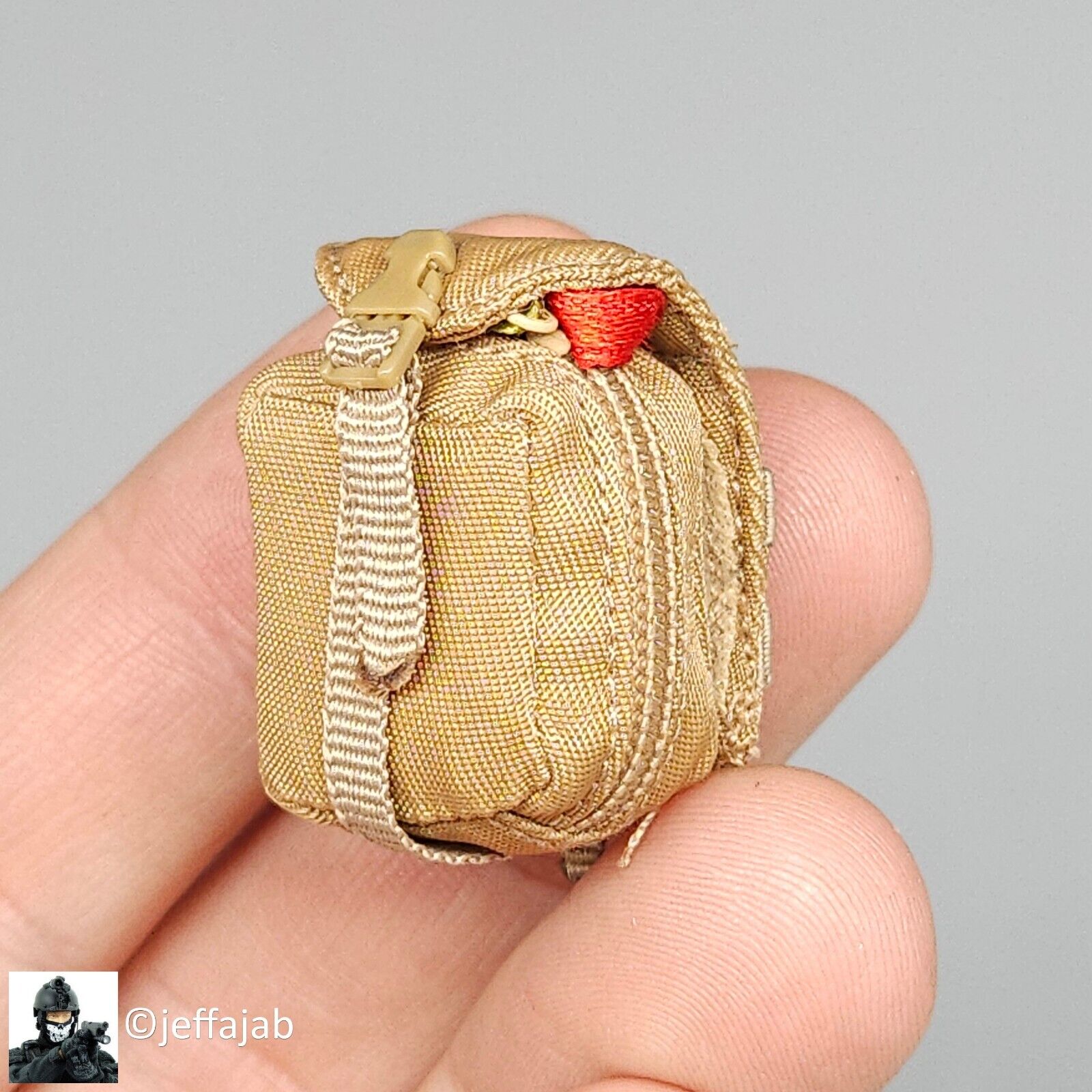 1:6 Flagset End War Ghost Death Squad K Caesar Tan Medic Pouch for 12" Figures