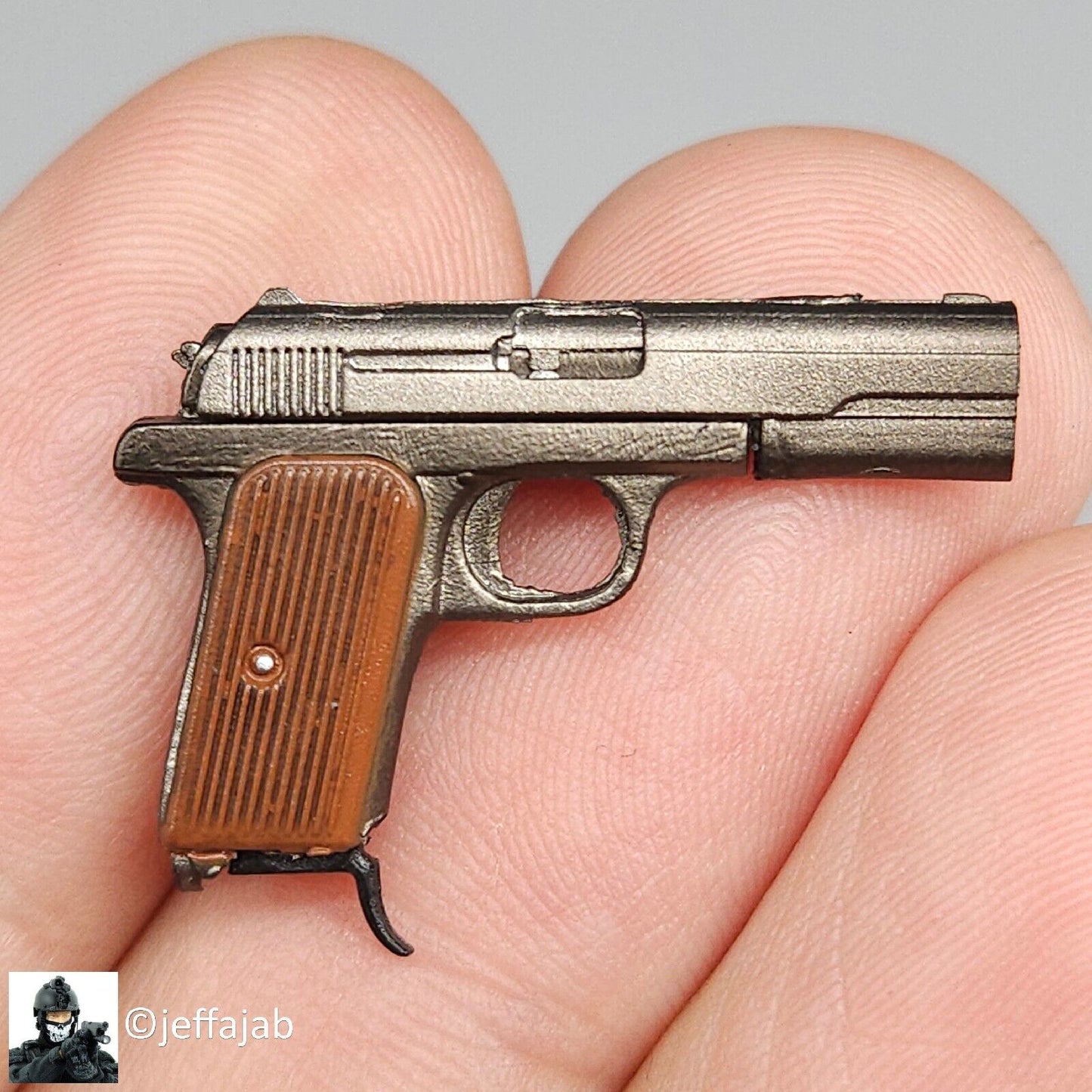 1:6 Flagset Female Red Alert Soviet Tank Lt Galina M37 Pistol w/ Holster