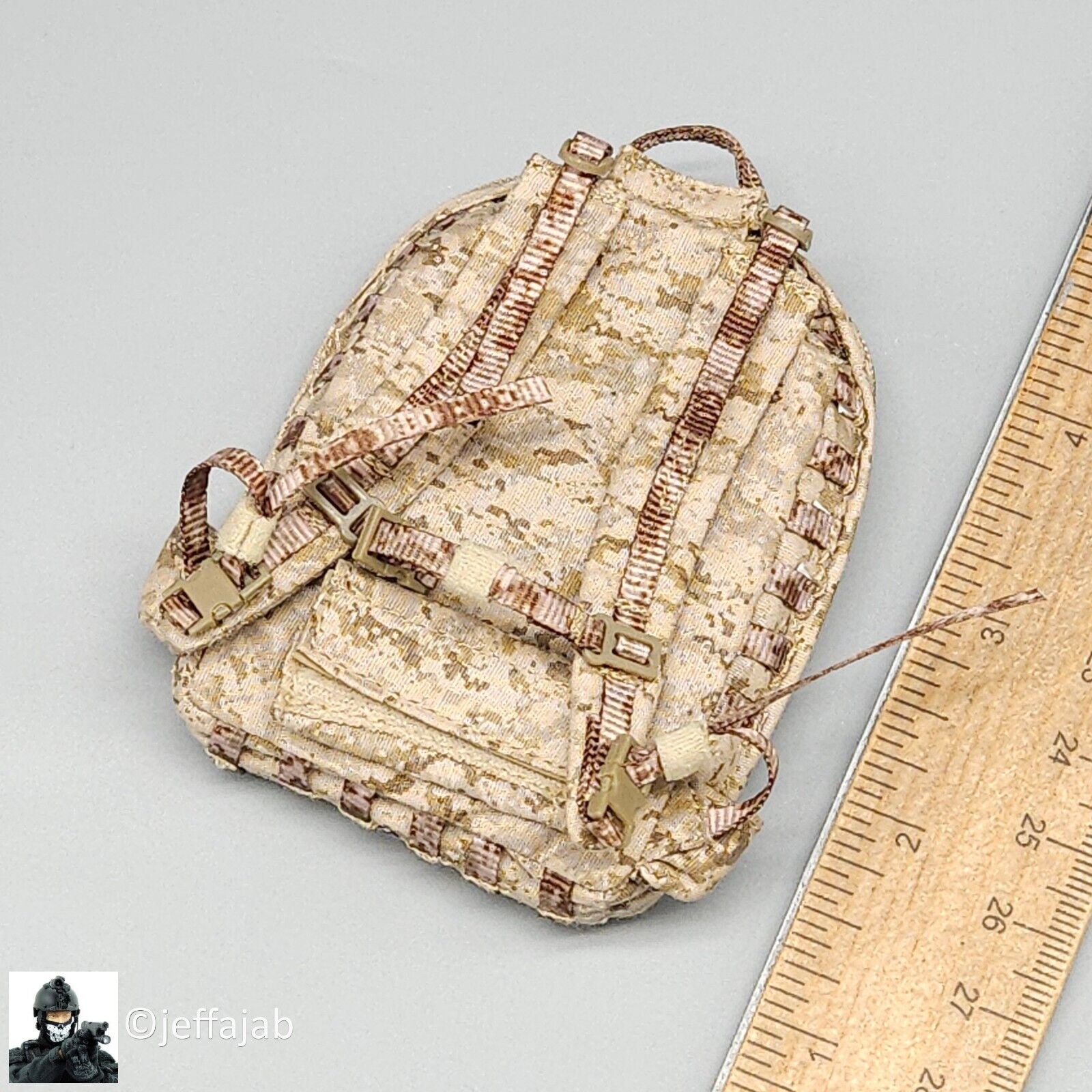 1:6 Easy & Simple Surveillance Team Chief AOR1 2670B Slim Medic Backpack