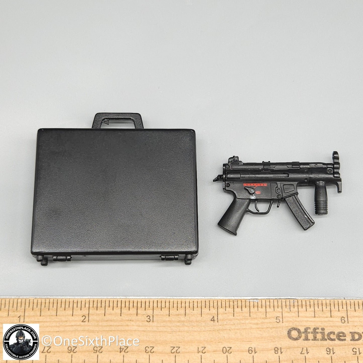 1:6 scale InToyz Spy Briefcase MP5K Submachine Gun for 12" Figures