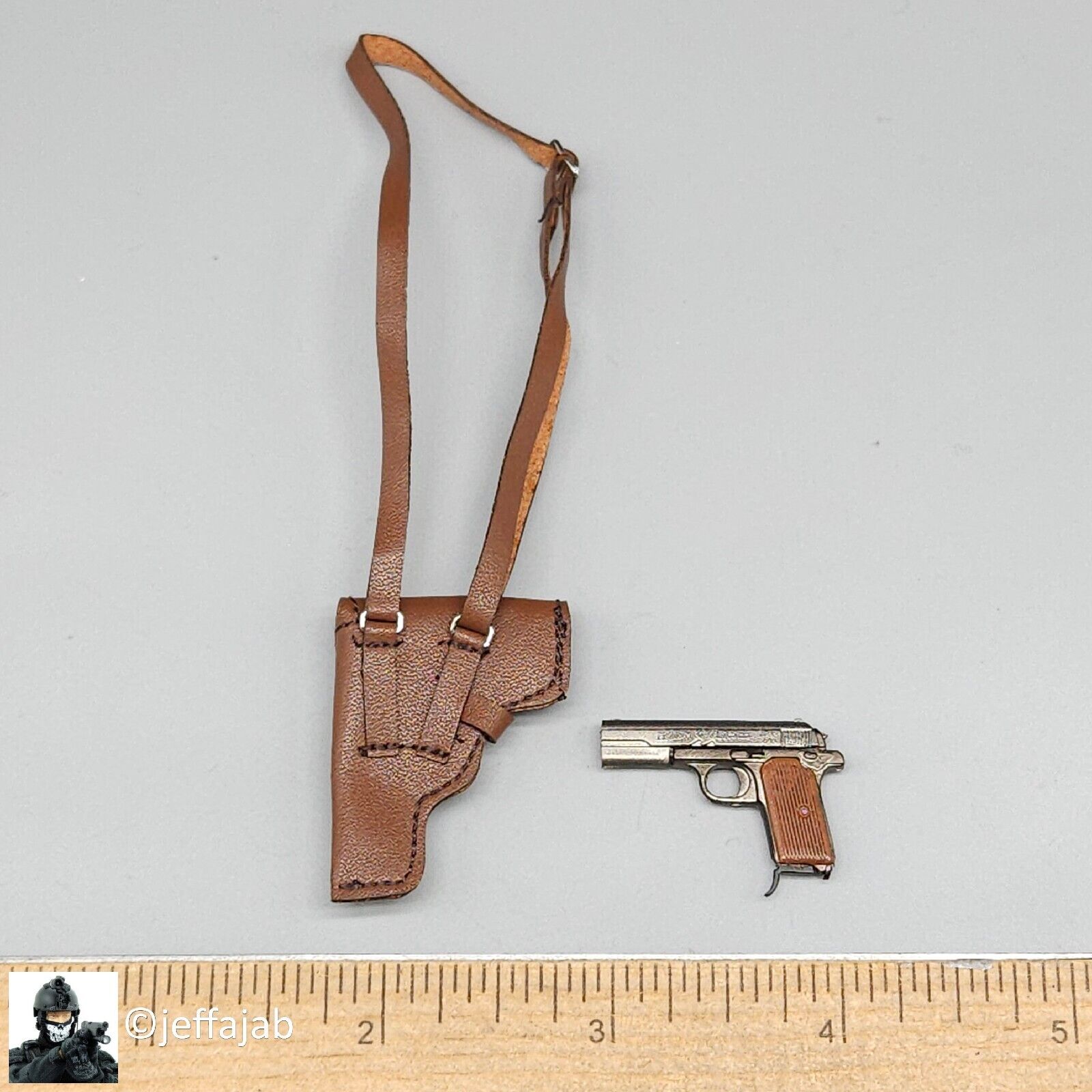 1:6 Flagset Female Red Alert Soviet Tank Lt Galina M37 Pistol w/ Holster