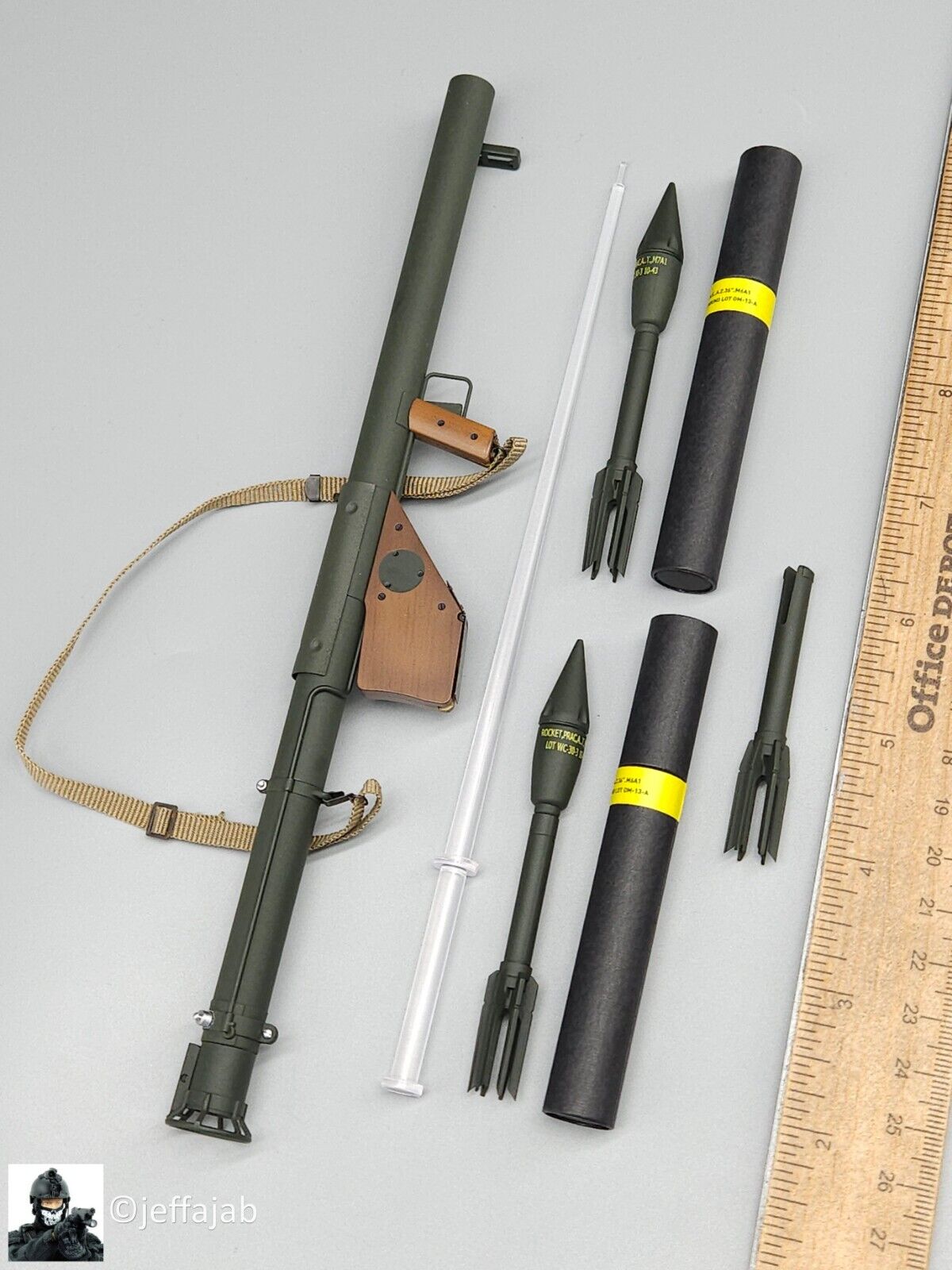 1:6 scale Soldier Story WWII US 101st Airborne Pvt Ryan M1A1 Bazooka Set