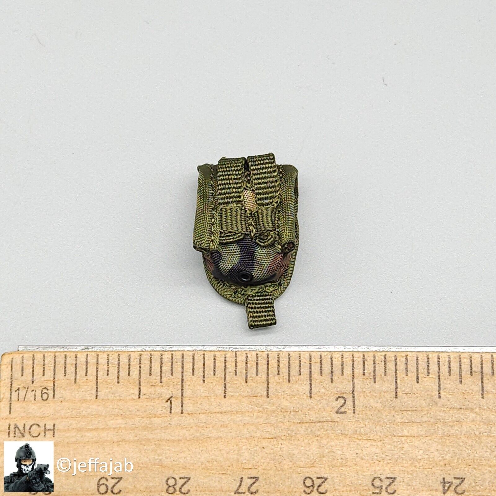 1:6 scale DamToys 75th Ranger Regiment Airborne Woodland Camo Grenade Pouch (x1)