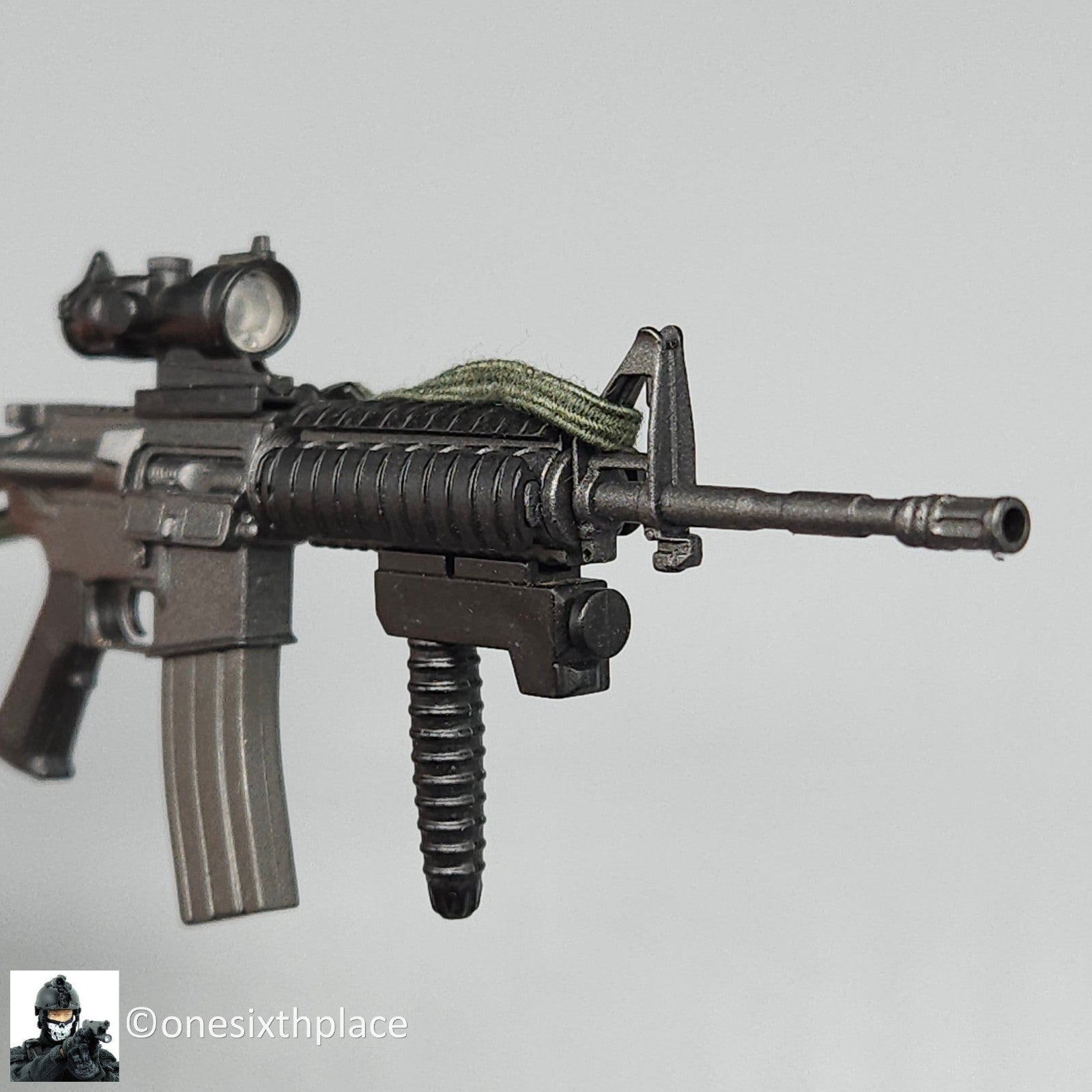 1:6 scale Dragon M4 Rifle w/ ACOG Sight & Tac Light Foregrip for 12" Figures