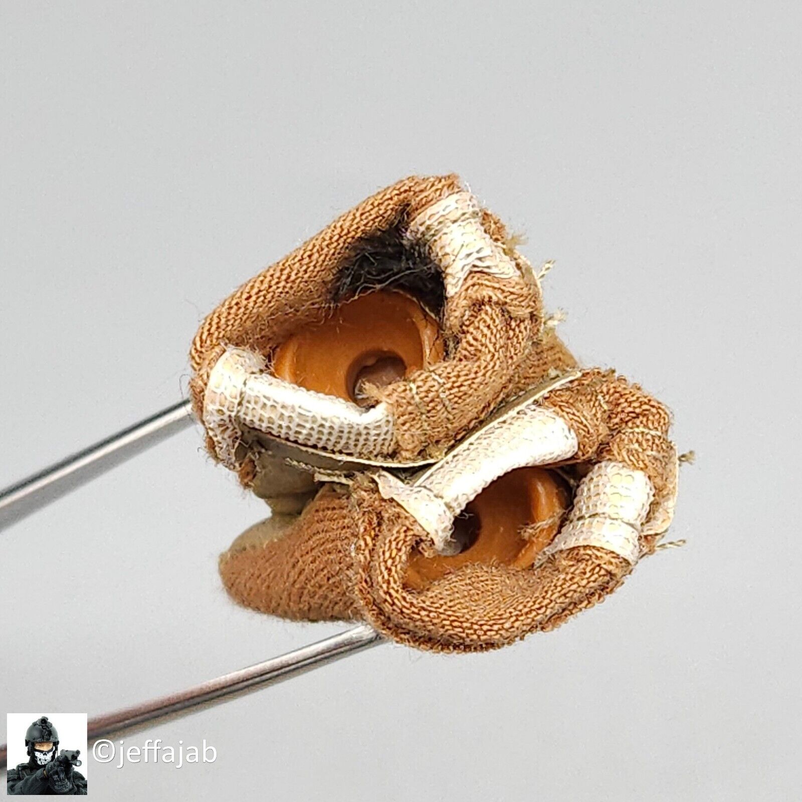 1:6 Hot Toys USMC Operation Iraqi Freedom Sniper Gloved Hands for 12" Figures