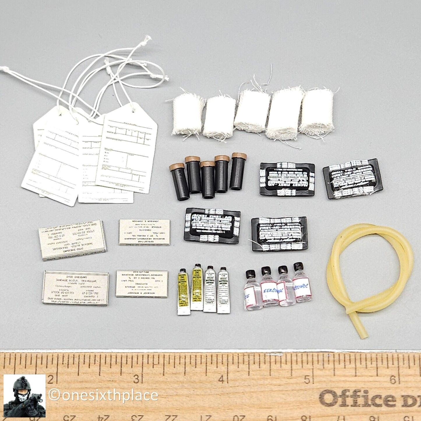 1:6 QO Toys Vietnam US Army Corpsman Medical First Aid Supplies for 12" Figures