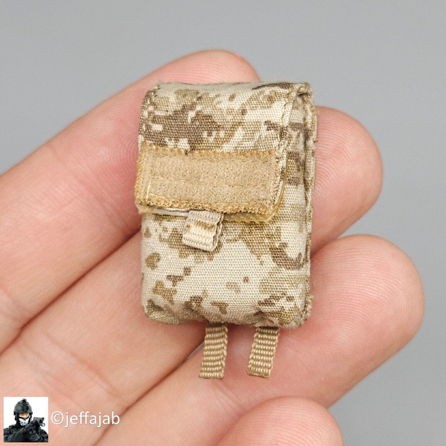 1:6 Soldier Story AOR1 Camo Medium Hydration Utility Pouch for 12" Figures