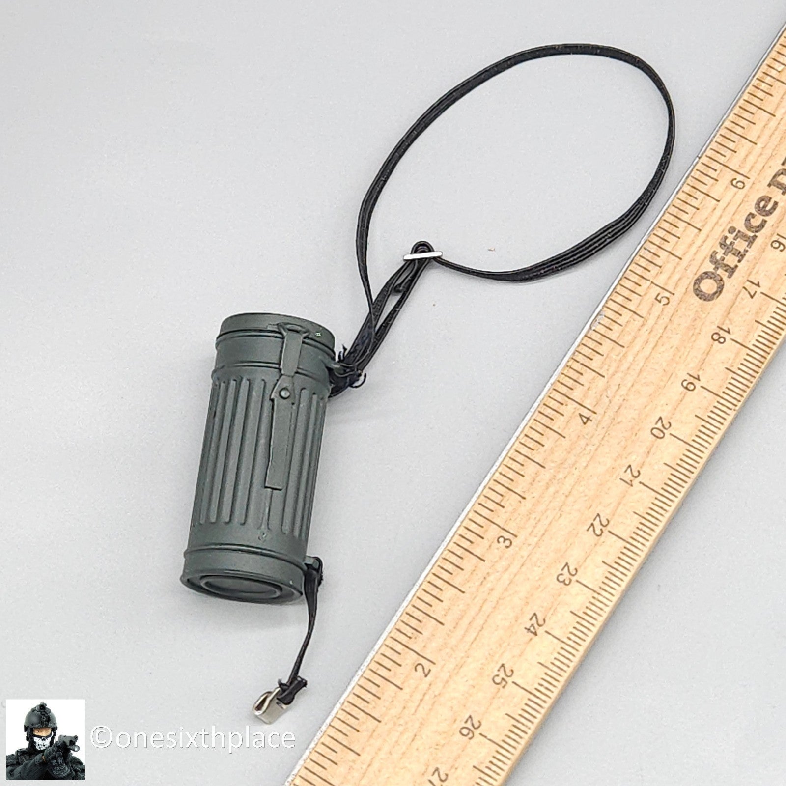 1:6 scale Dragon WWII German Heinz Gas Mask Canister (Plastic) for 12" Figures