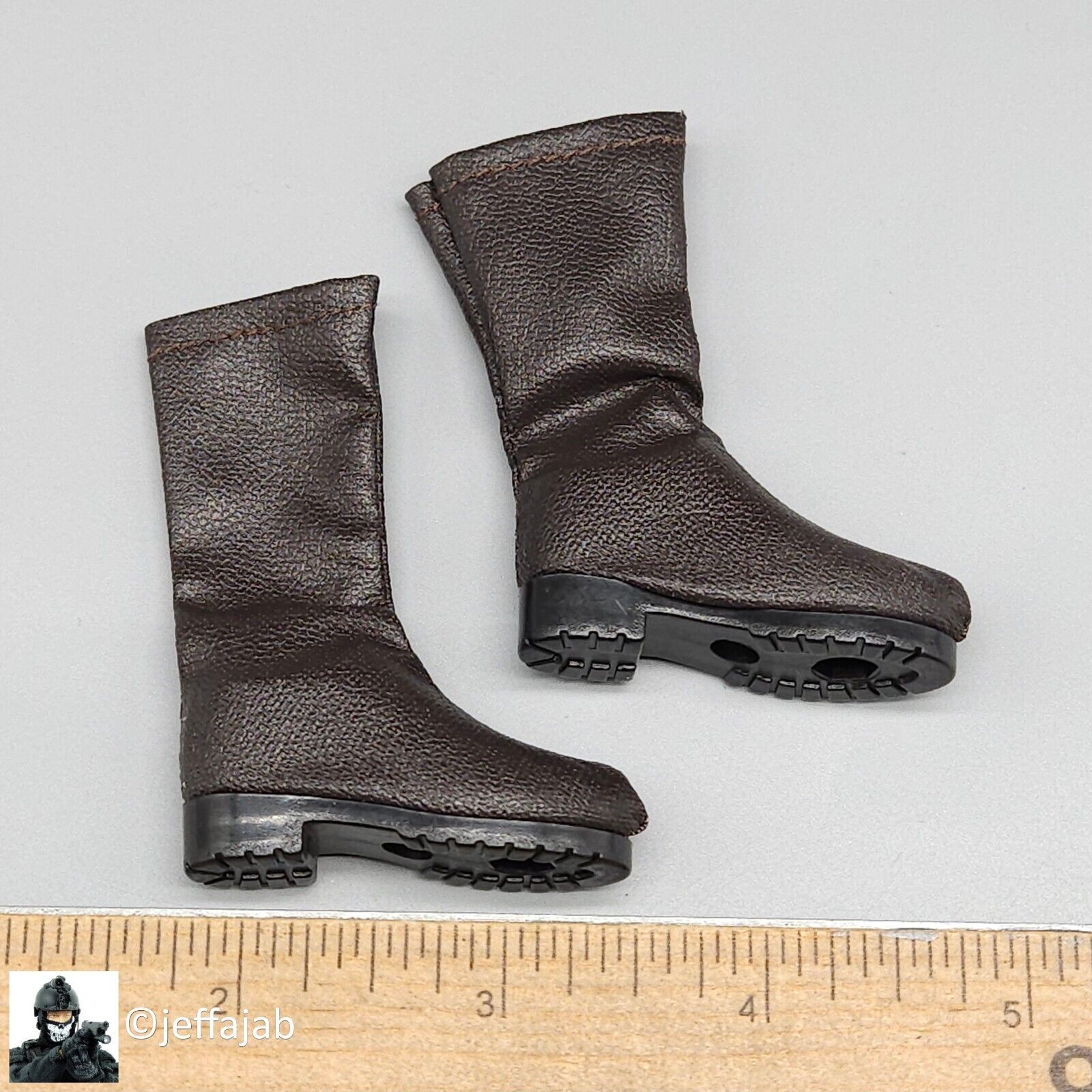 1:6 Triad Toys Female Brown Boots (w/ Pegs) for 12" Figures