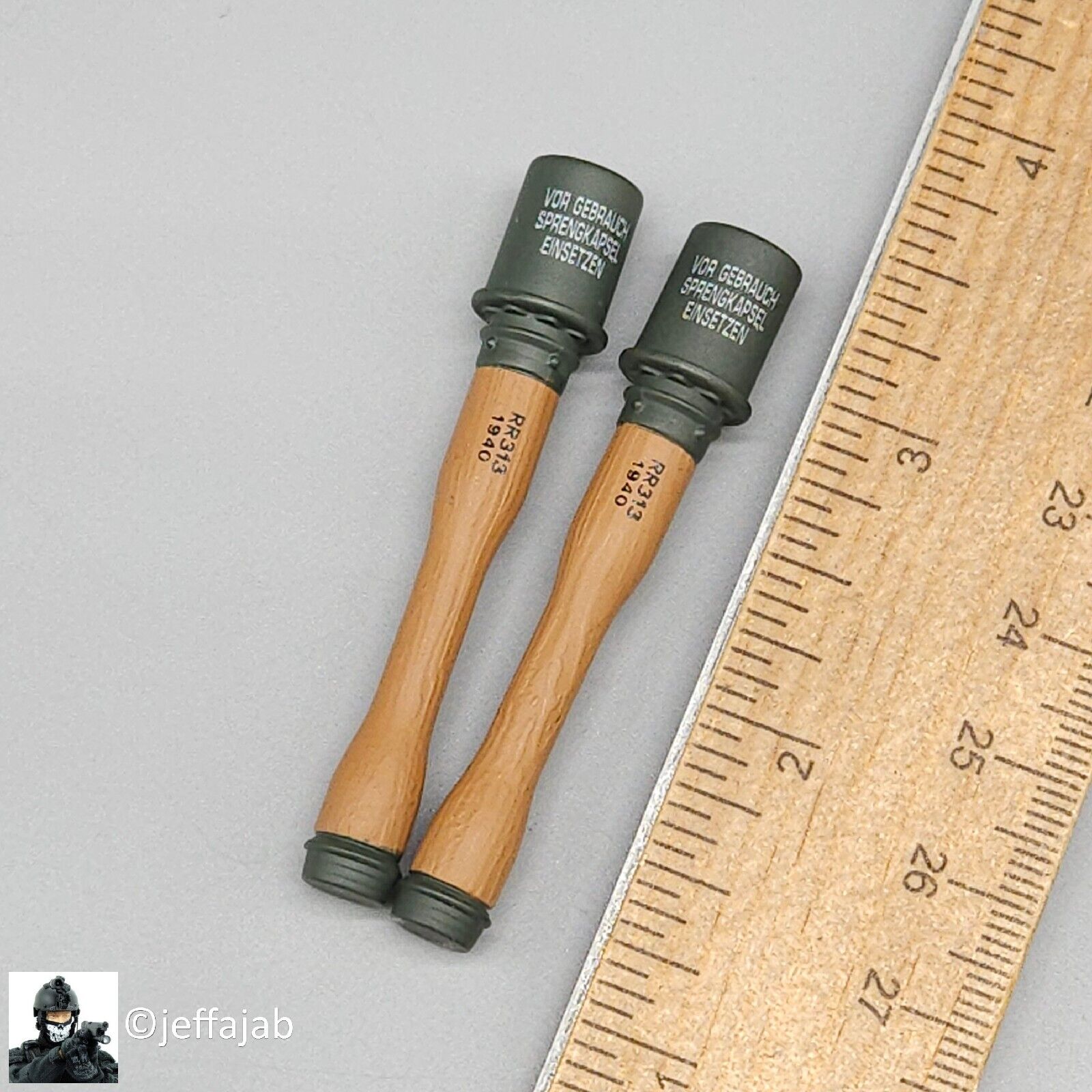 1:6 scale Dragon WWII German M24 Stick Grenades x2 (Style #3) for 12" Figures