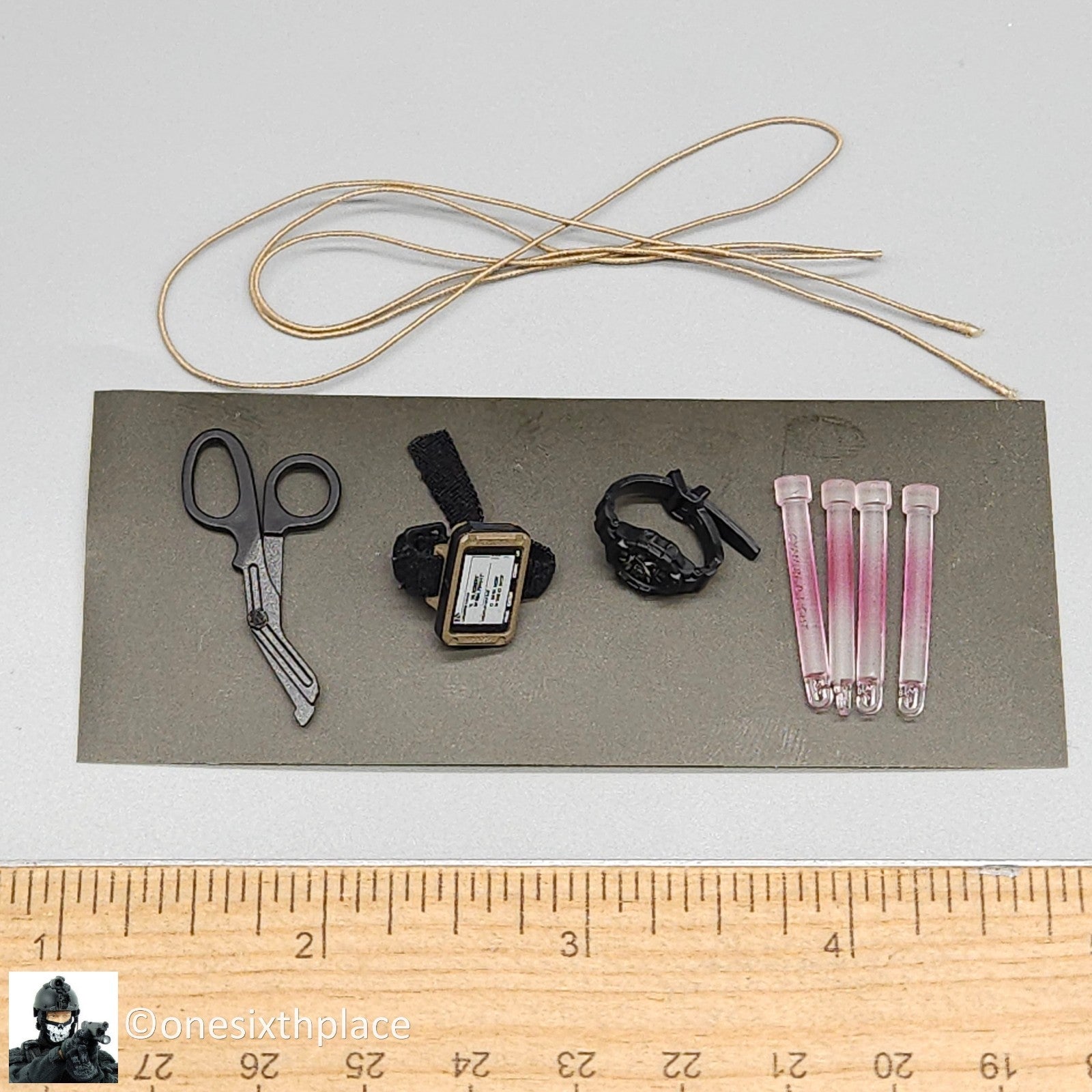 1:6 scale Easy & Simple Coalition Forces British SAS GPS Watch Scissors Set