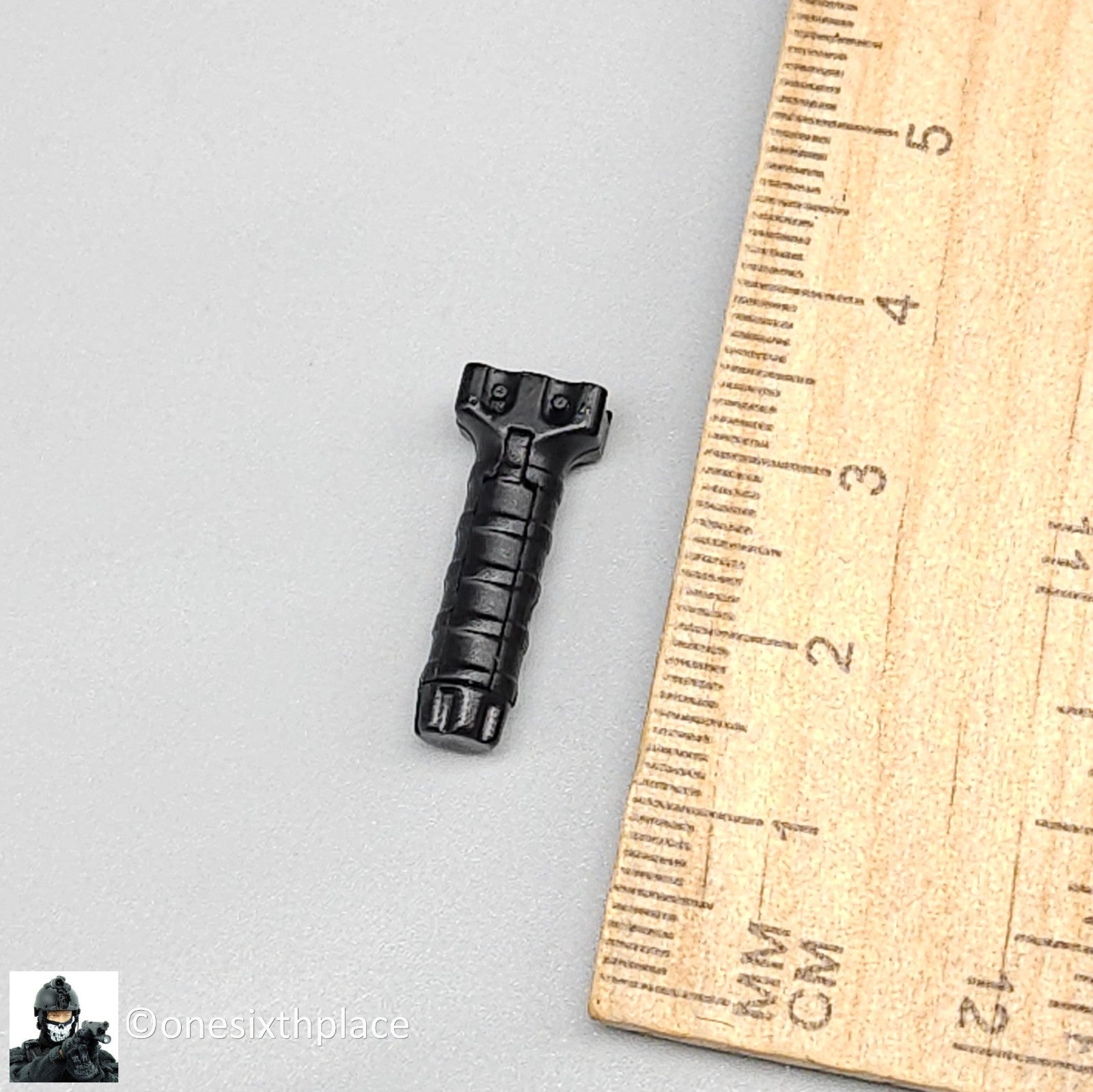 1:6 scale Soldier Story Tango Down Vertical Foregrip Rifle Accessory 12" Figures