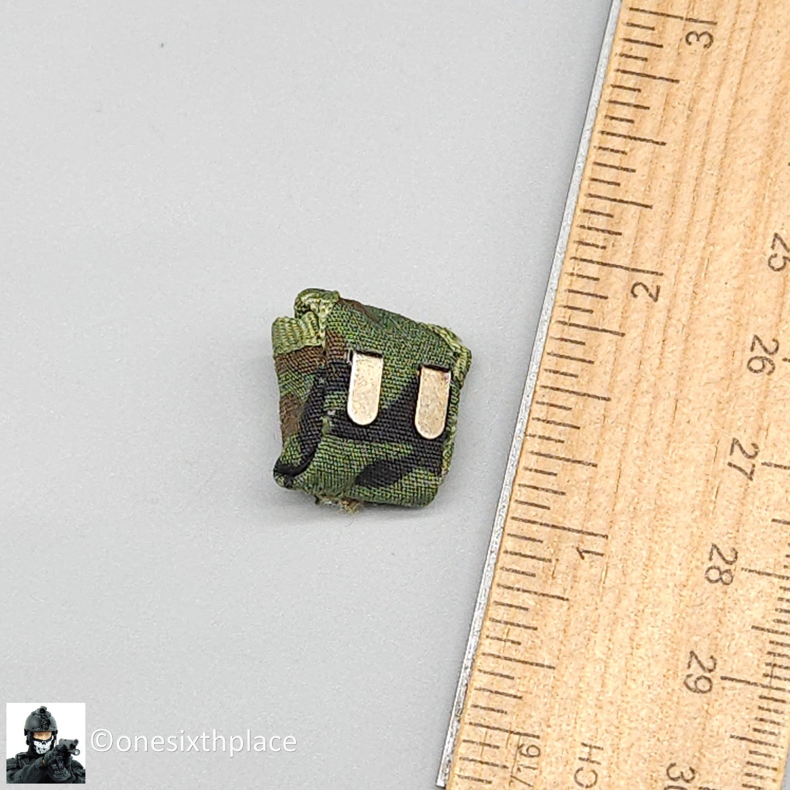 1:6 scale Dragon Modern Woodland Camo Grenade Pouch (x1) for 12" Figures