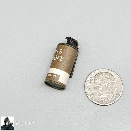 1:6 Soldier Story PUBG Battlegrounds Female Taego M18 Smoke Grenade x1