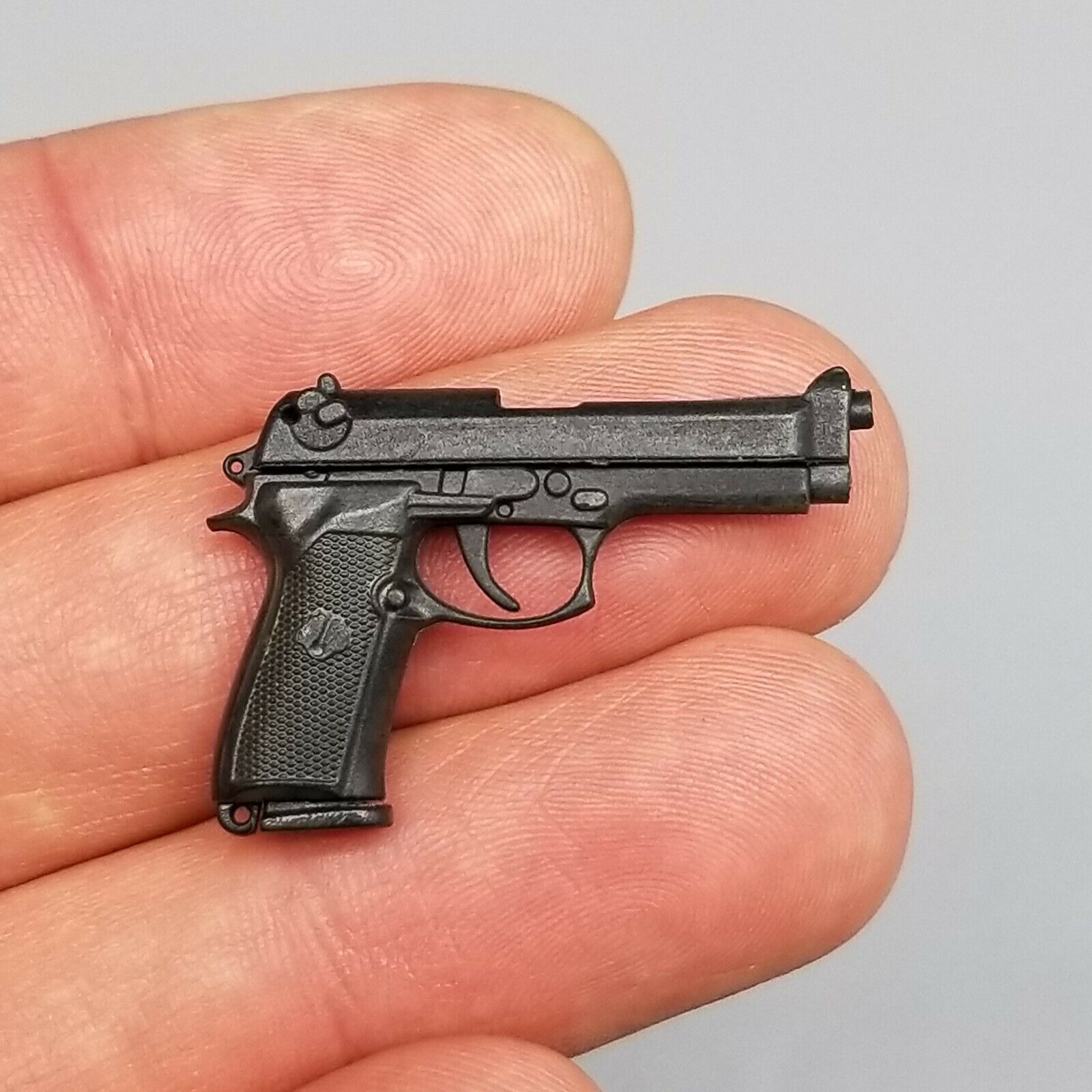 1:6 Hot Toys US Army M9 Pistol w/ ACU MOLLE Holster for 12" GI Joe Dragon