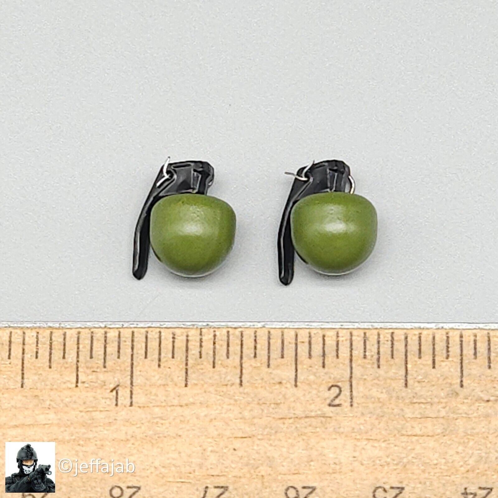 1:6 scale QO Toys Vietnam 101st Airborne Hamburger Hill Metal M67 Grenades (x2)