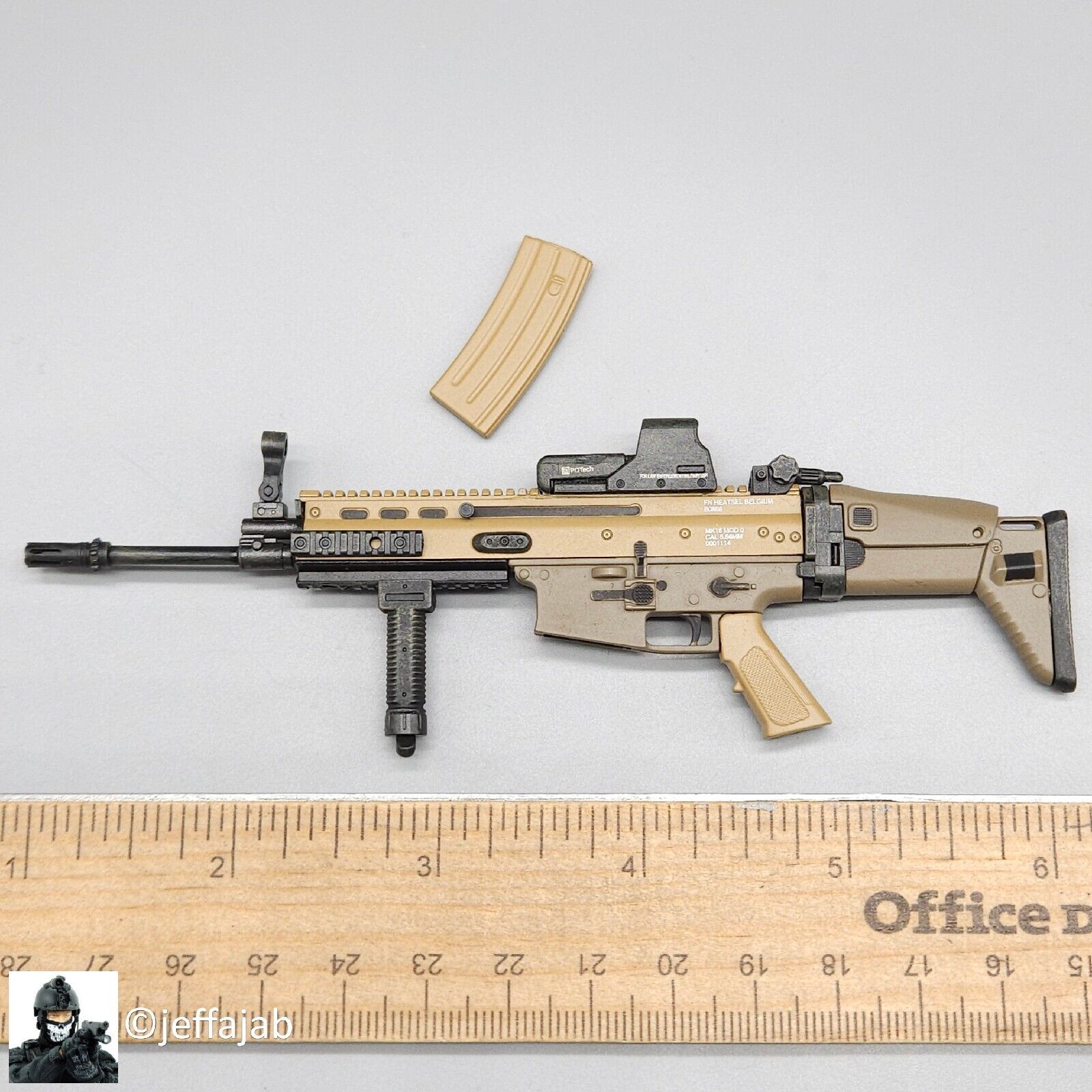 1:6 Hot Toys Modern Firearms SCAR-L STD (TAN) Rifle for 12" Figures