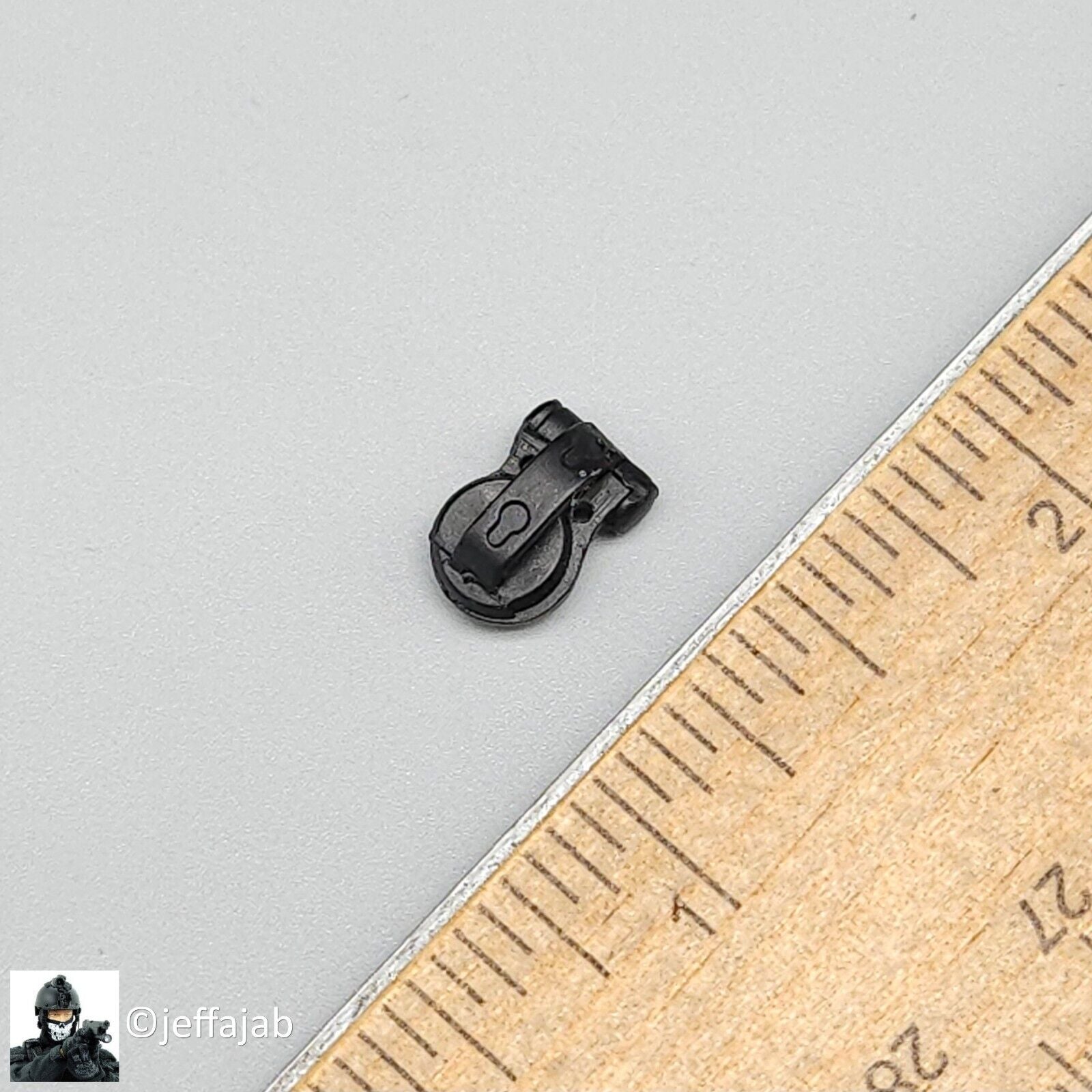 1:6 scale BBI US Army 10th Mountain Div Lucas Helmet Strobe for 12" Figures