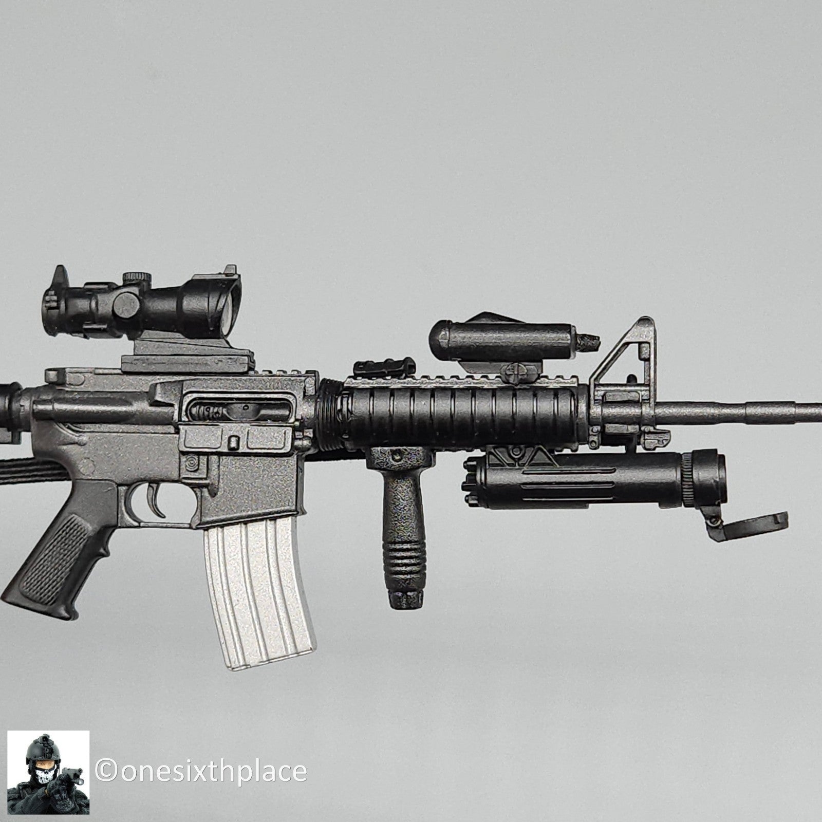 1:6 scale Dragon M4 Rifle w/  ACOG Sight & Tac Light for 12" Figures SWAT