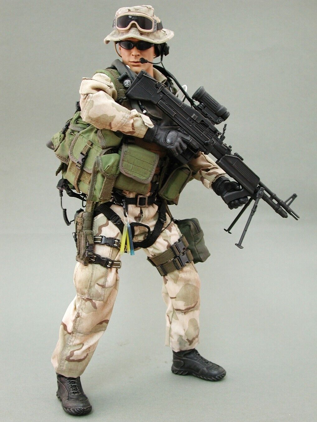 1:6 scale Hot Toys US Navy SEAL Water Edge Operation MK43 Mod0 Gunner 12" Figure