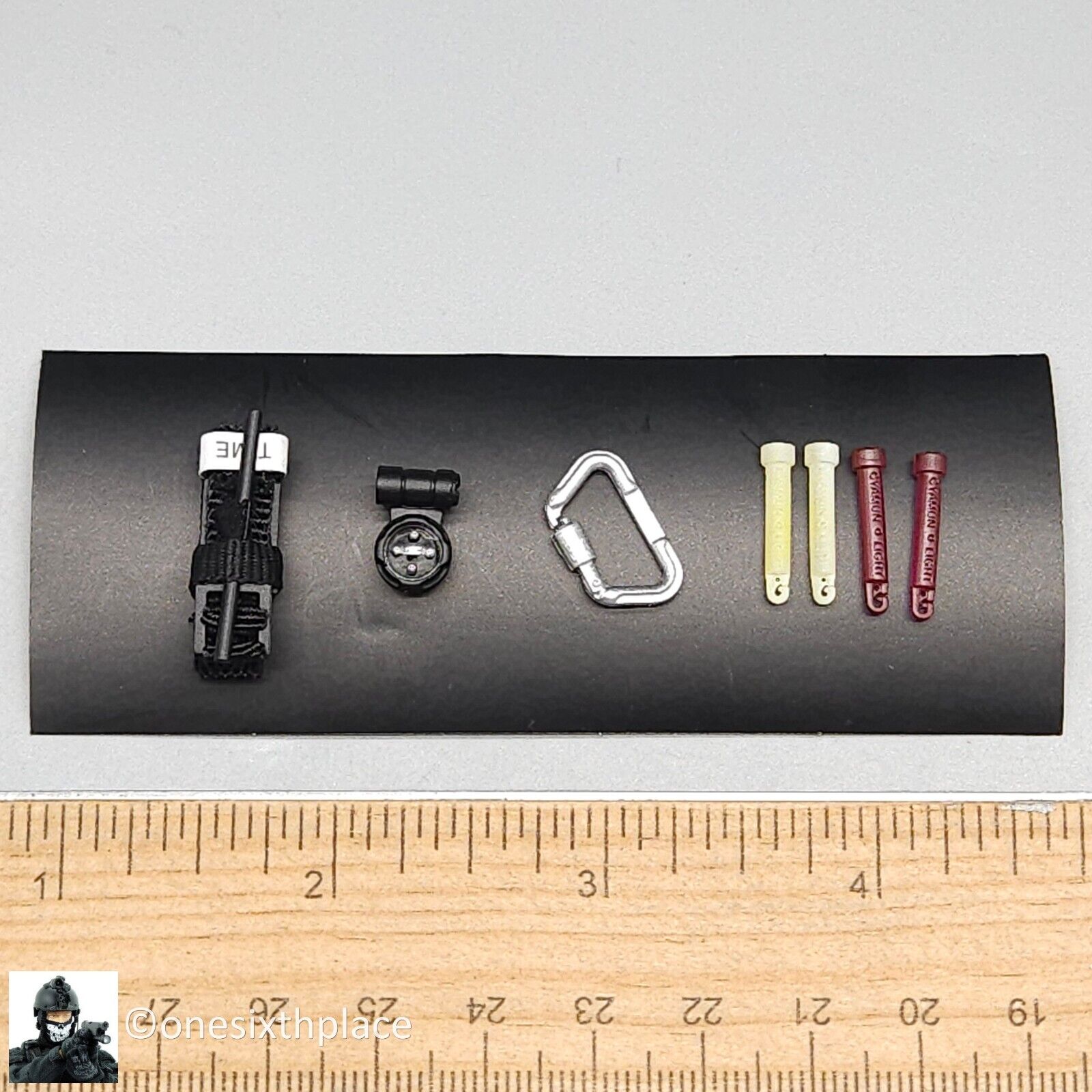 1:6 General's Armoury Bravo 0-6 Countdown Tourniquet Carabiner Strobe Tape Set