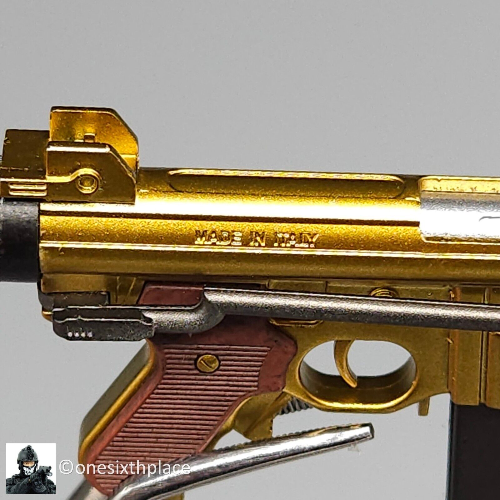 1:6 DamToys Gangster's Kingdom Diamond Angelo Gold Beretta Submachine Gun