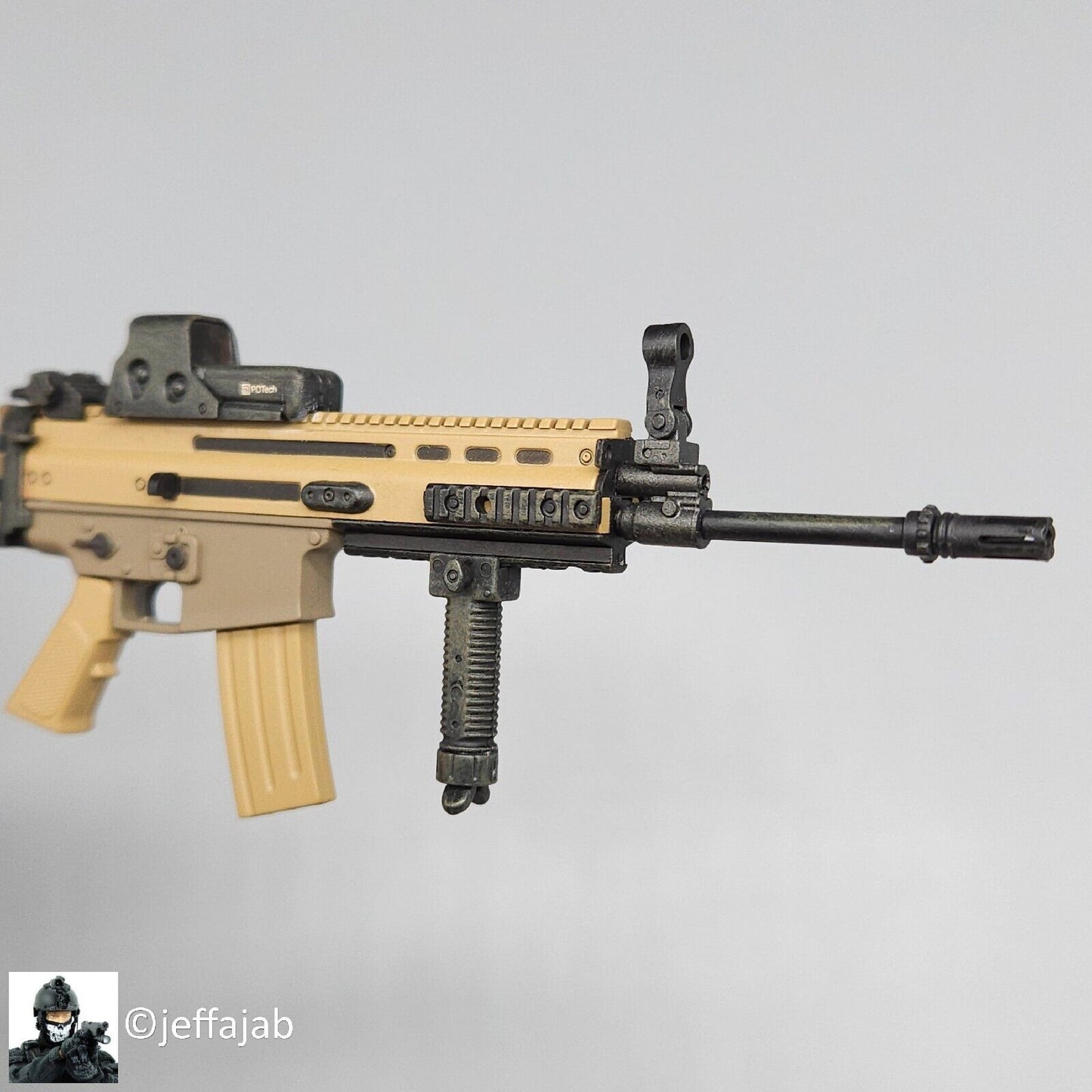 1:6 Hot Toys Modern Firearms SCAR-L STD (TAN) Rifle for 12" Figures