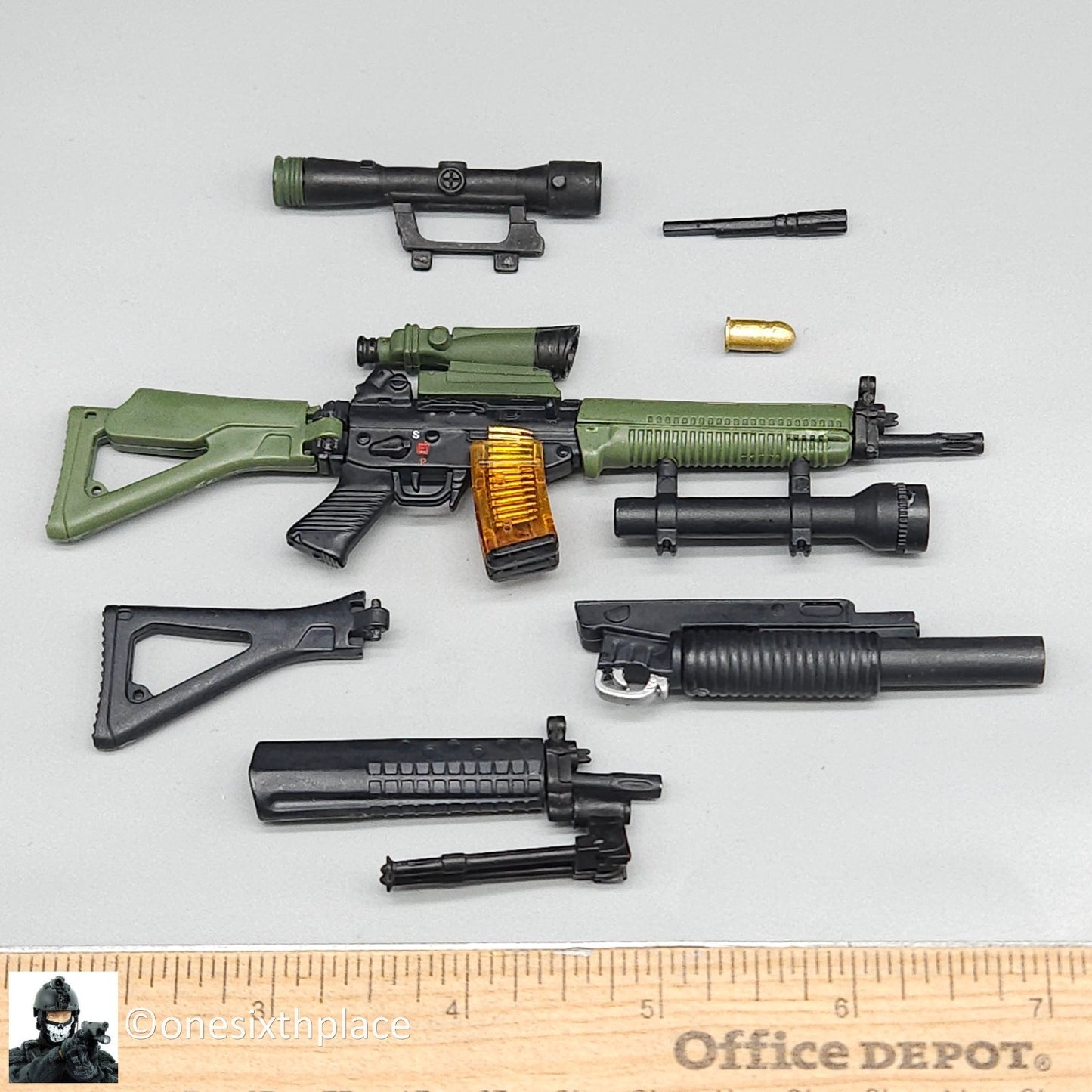 1:6 scale Hasbro Weapon Tech Sig 550/551 Assault Rifle for 12" Figures