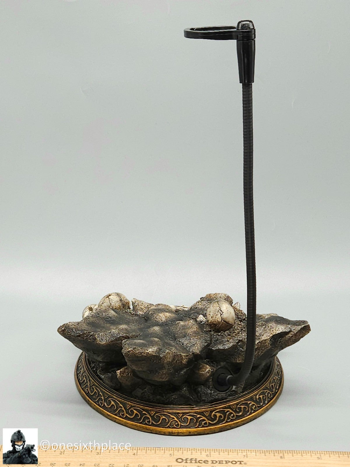 1:6 TBLeague PL2022-202A Hell’s Messenger Golden Display Stand for 12" Figures