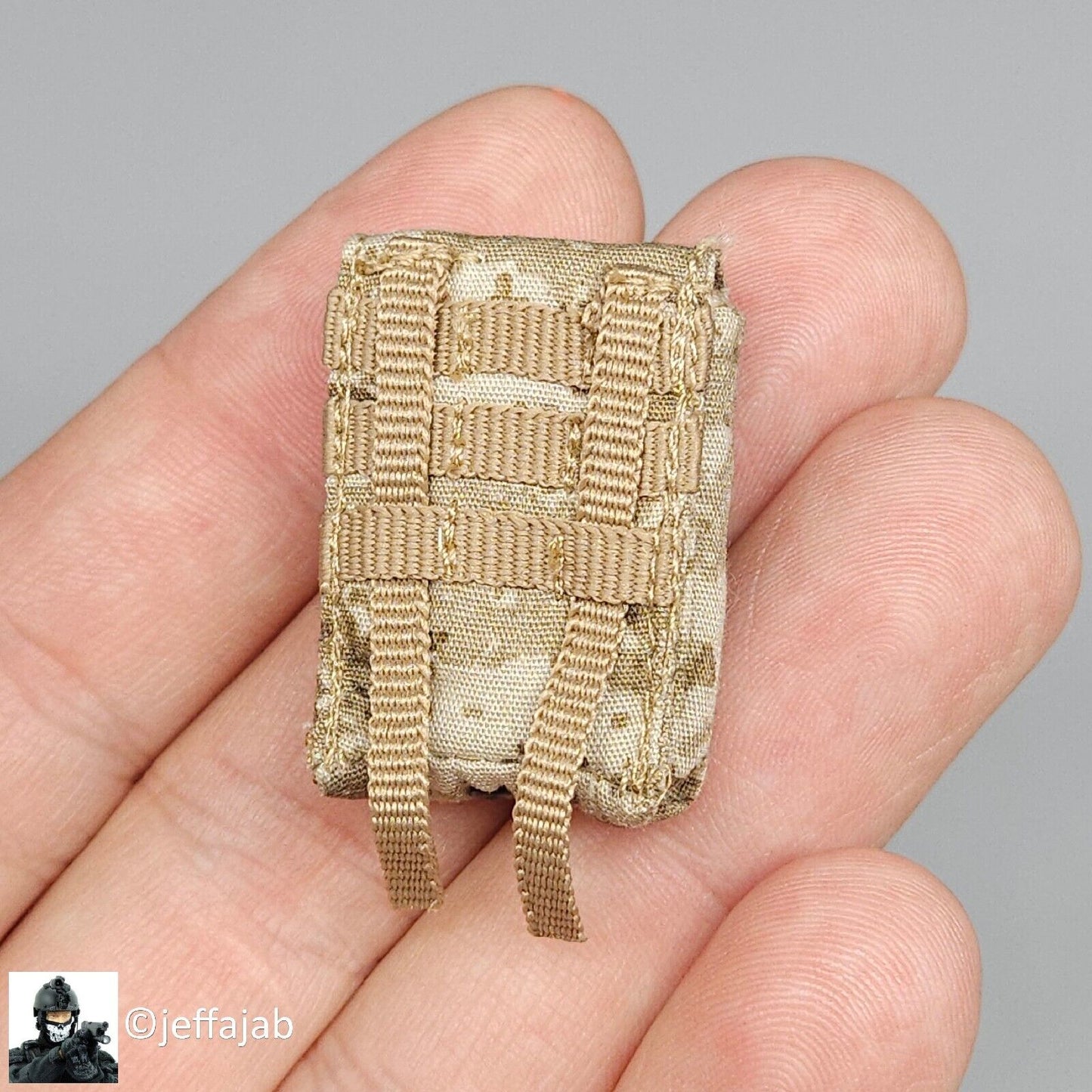 1:6 Soldier Story AOR1 Camo Medium Hydration Utility Pouch for 12" Figures