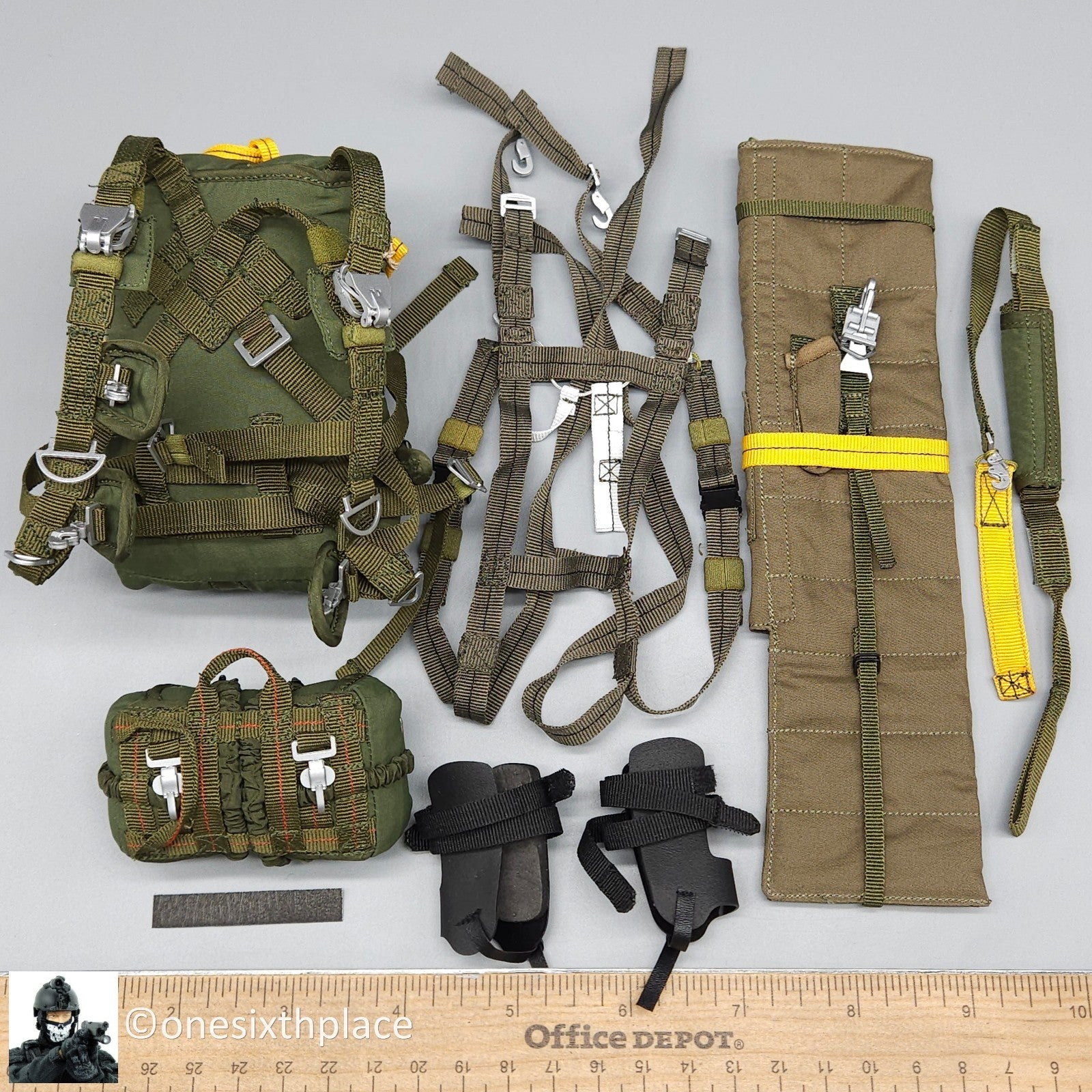 1:6 scale DamToys 75th Ranger Regiment Airborne Parachute Jump Rig & Weapon Case