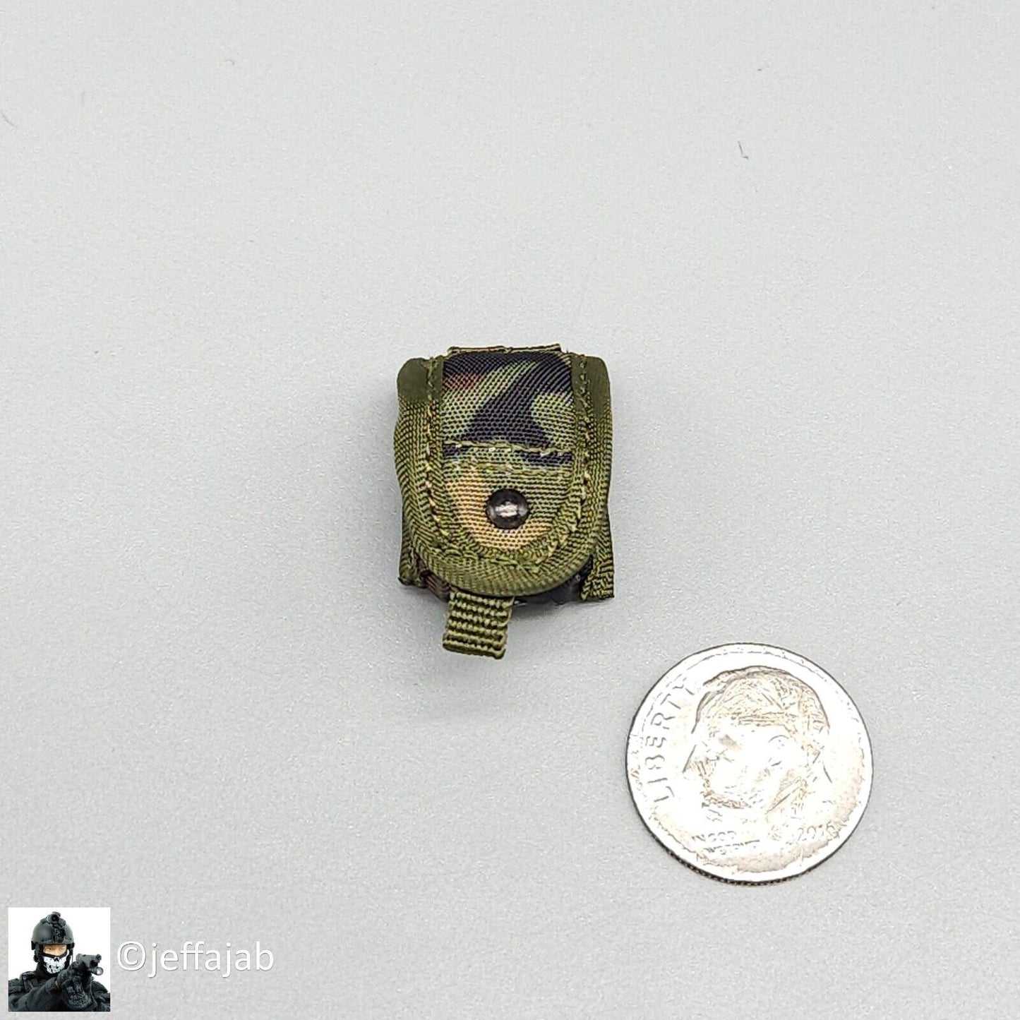 1:6 scale DamToys 75th Ranger Regiment Airborne Woodland Camo Grenade Pouch (x1)