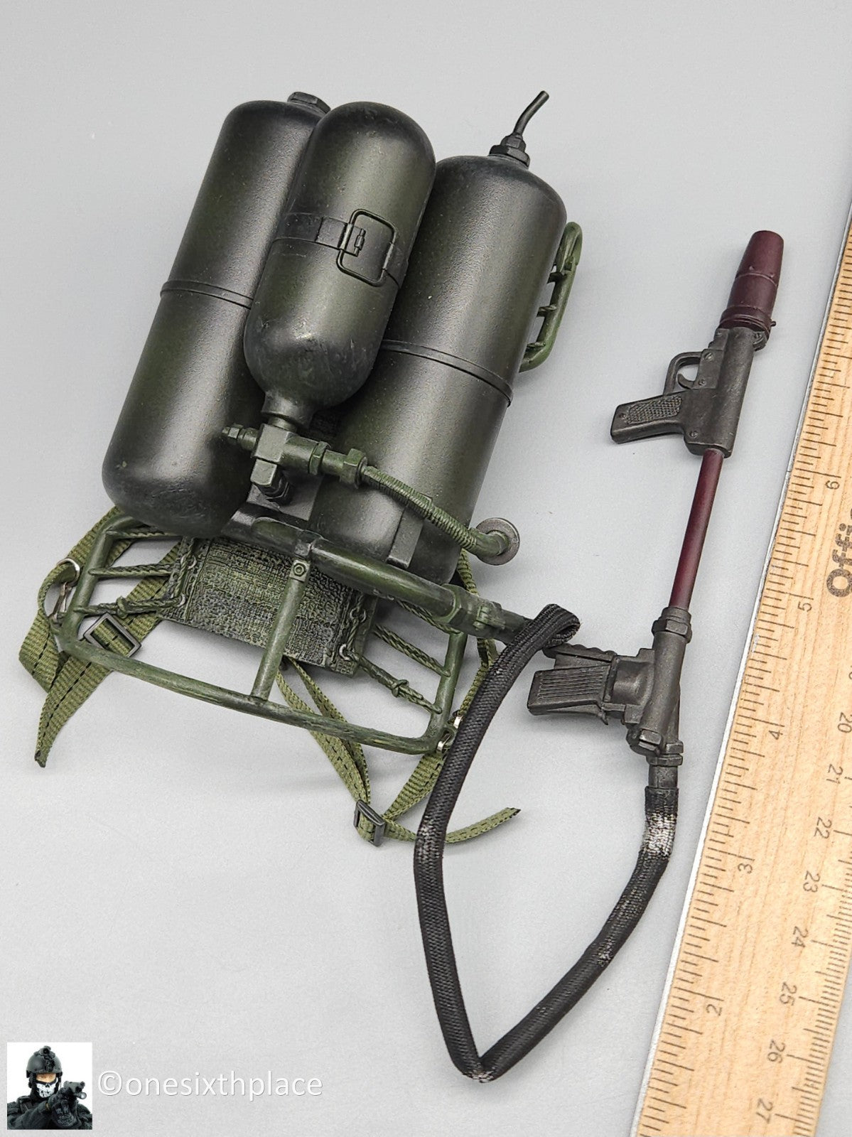 1:6 scale Dragon WWII USMC Sonny M2.2 Portable Flame Thrower for 12" Figures