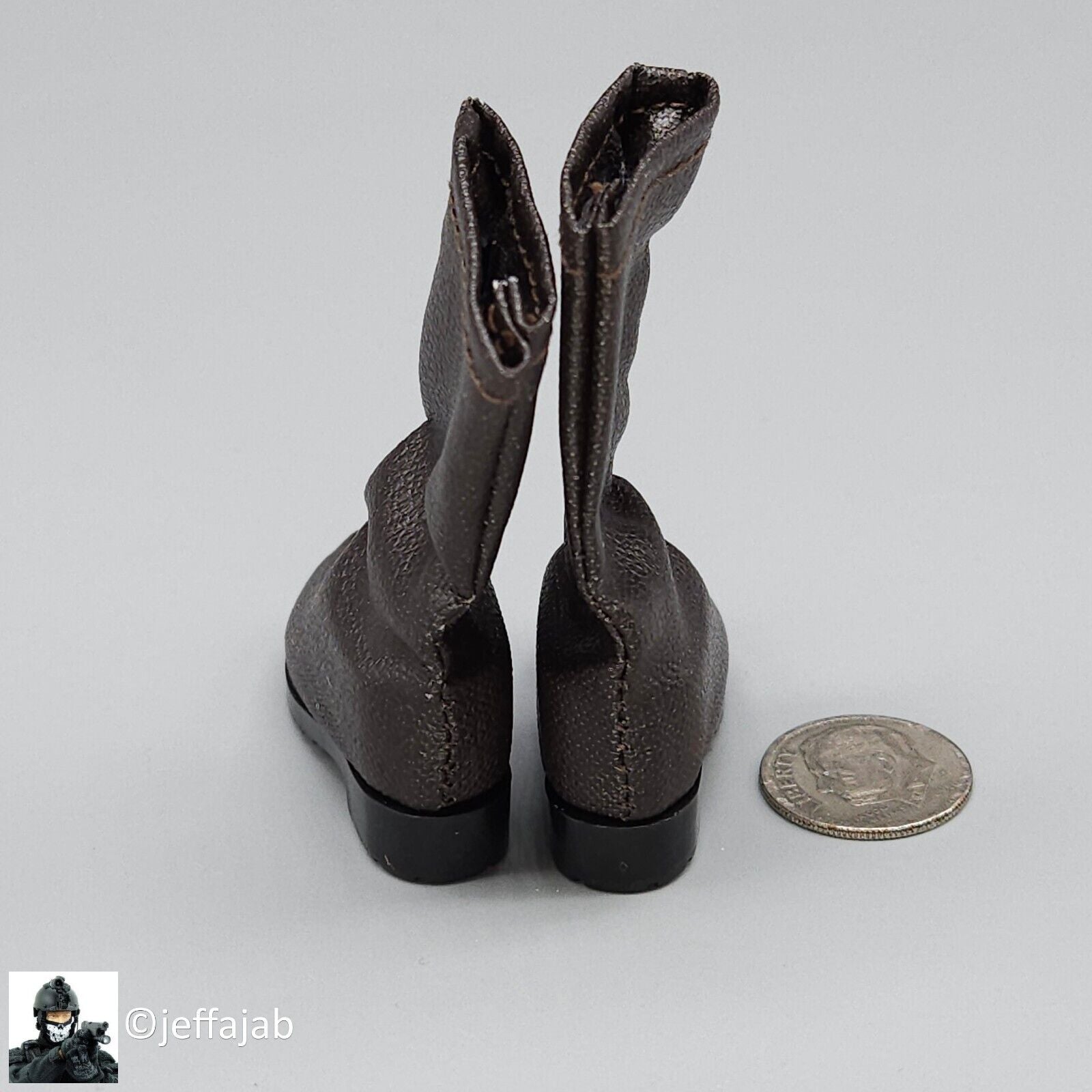 1:6 Triad Toys Female Brown Boots (w/ Pegs) for 12" Figures
