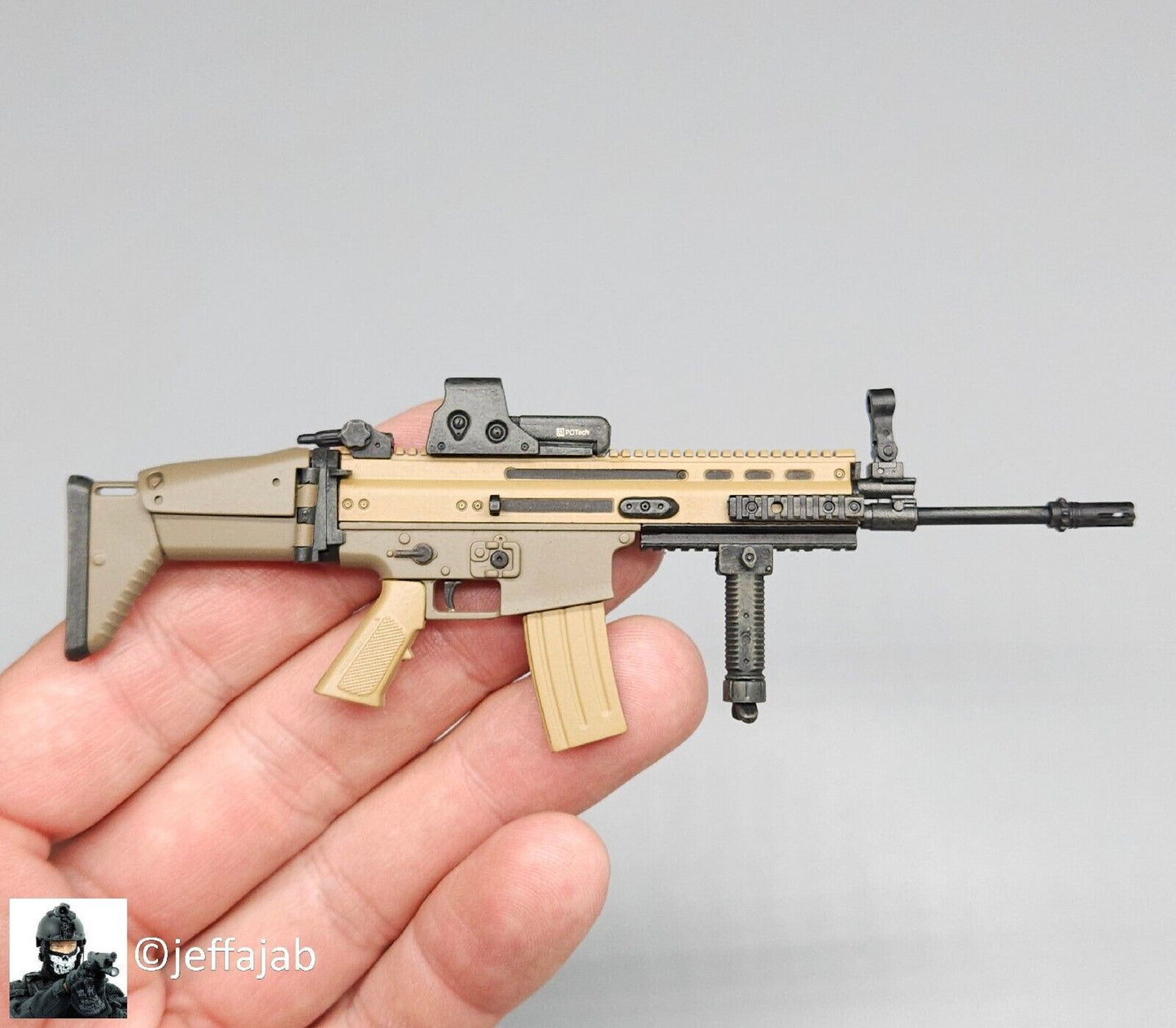 1:6 Hot Toys Modern Firearms SCAR-L STD (TAN) Rifle for 12" Figures