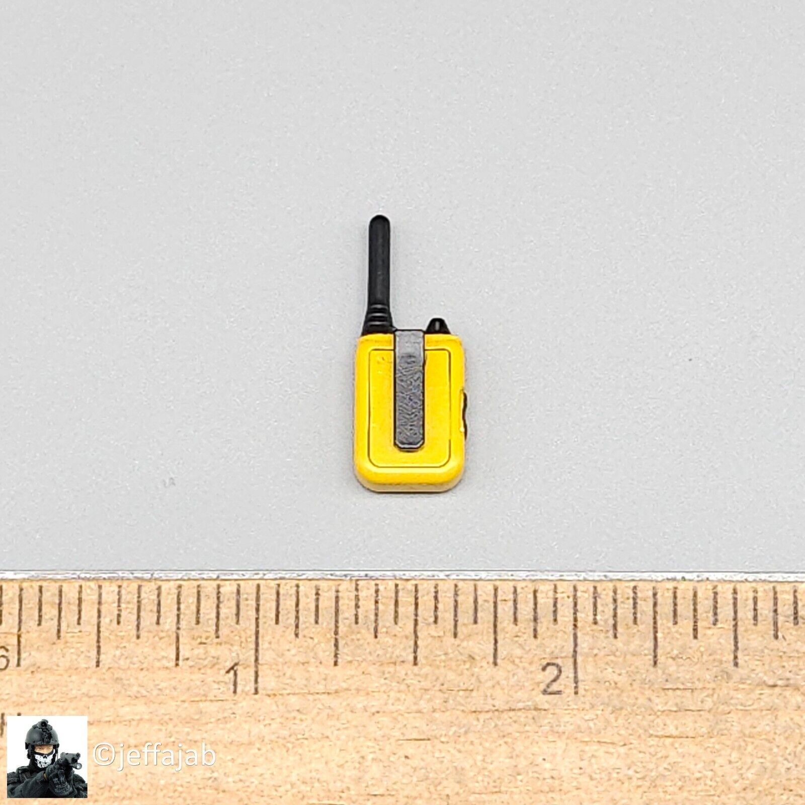 1:6 Soldier Story The Division 2 Agent Caleb Dunne Yellow Mini Radio