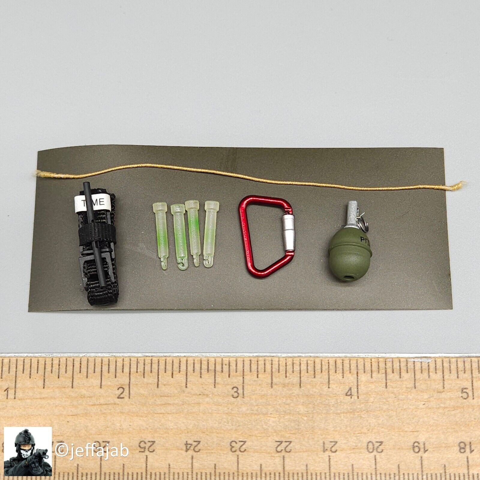 1:6 Easy & Simple Russian FSB Spetsnaz ALPHA Grenade Glowstick Tourniquet Set