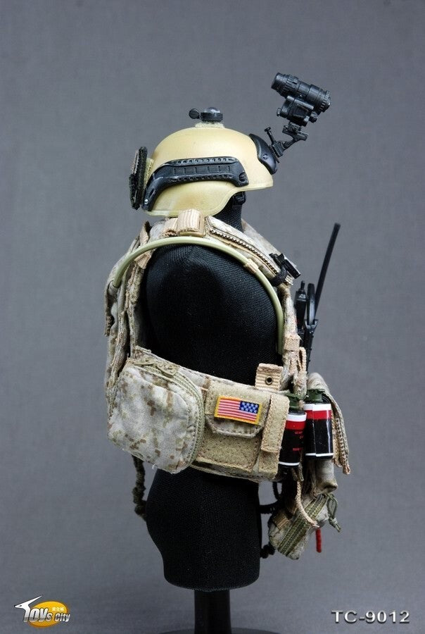 1:6 scale Toys City AOR1 Camo Admin Pouch for 12" Figures