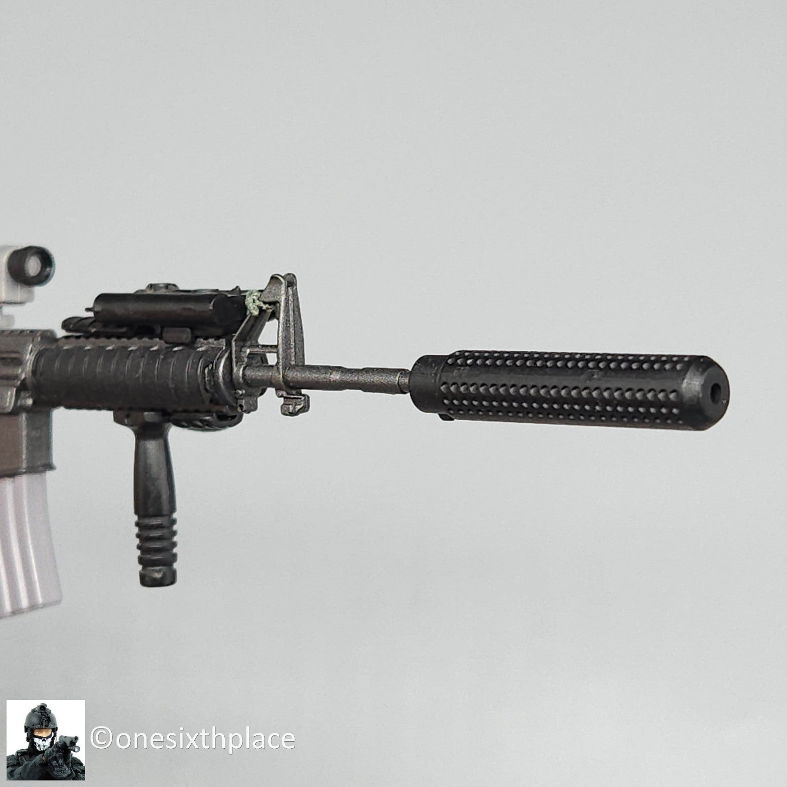 1:6 scale Dragon M4 Rifle w/ Reflex Sight & Silencer for 12" Figures