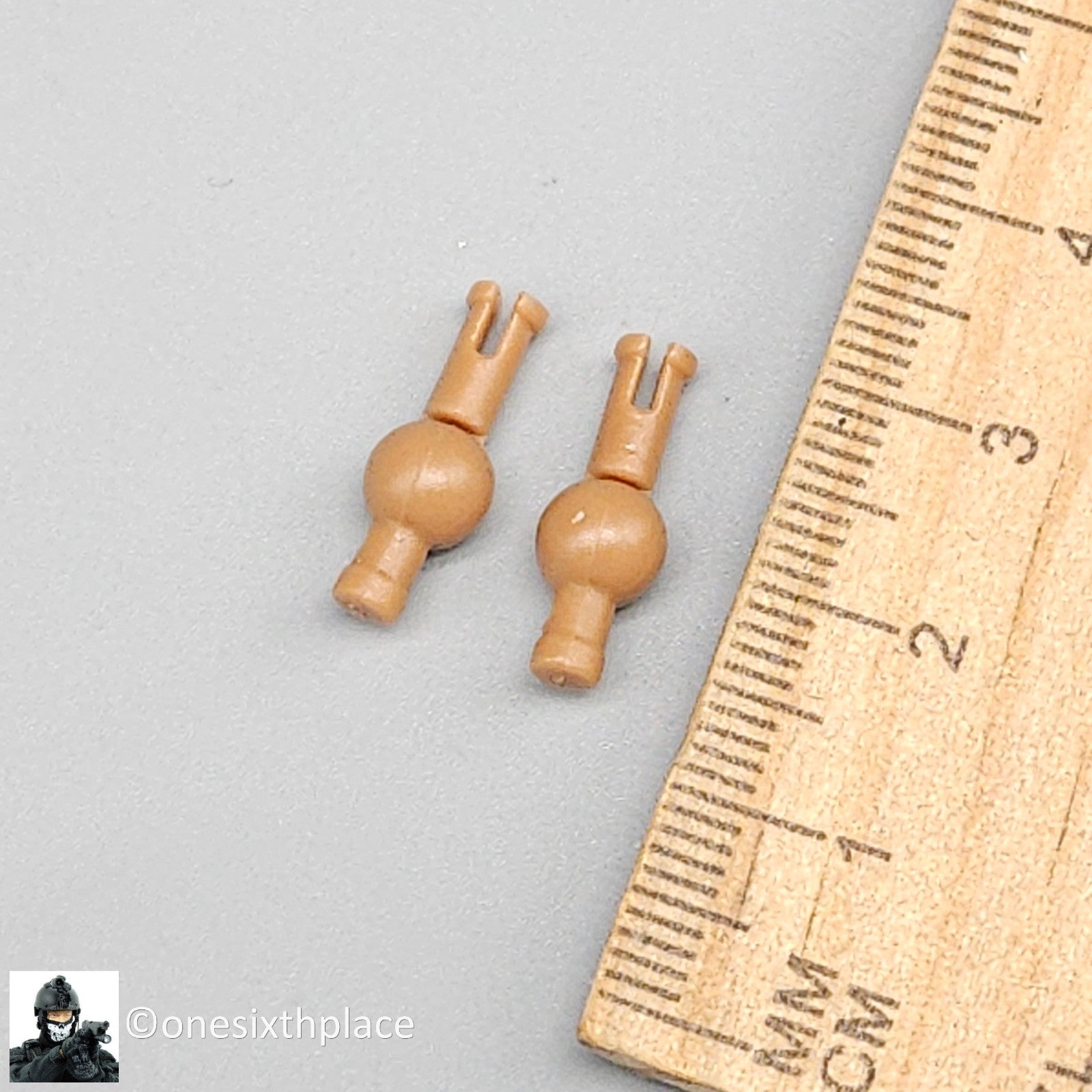 1:6 Hot Toys TrueType Cuban American Female Wrist Pegs for 12" Figures