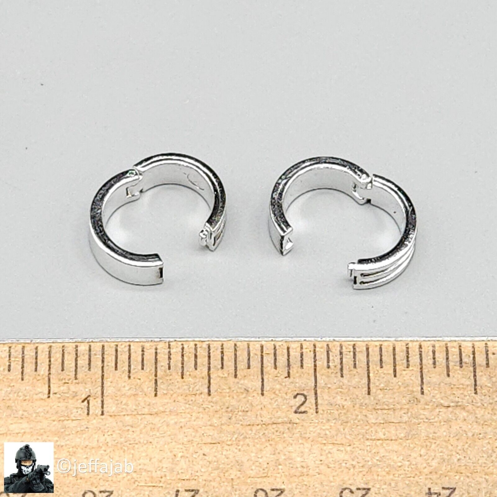 1:6 scale BBI Cy Girl 2.0 Electra Female Silver Bracelets (Plastic) 12" Figures
