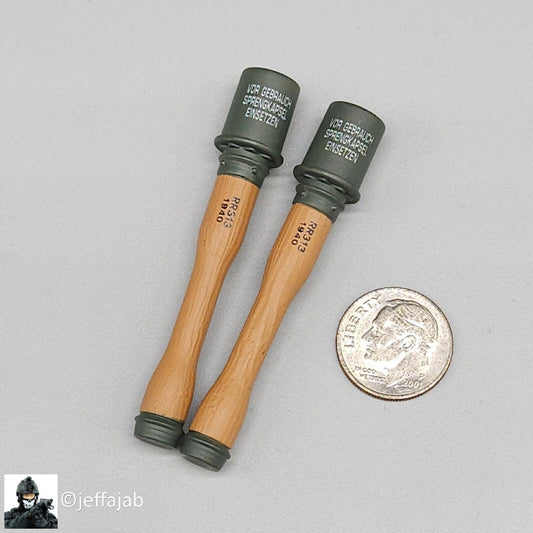 1:6 scale Dragon WWII German M24 Stick Grenades x2 (Style #3) for 12" Figures
