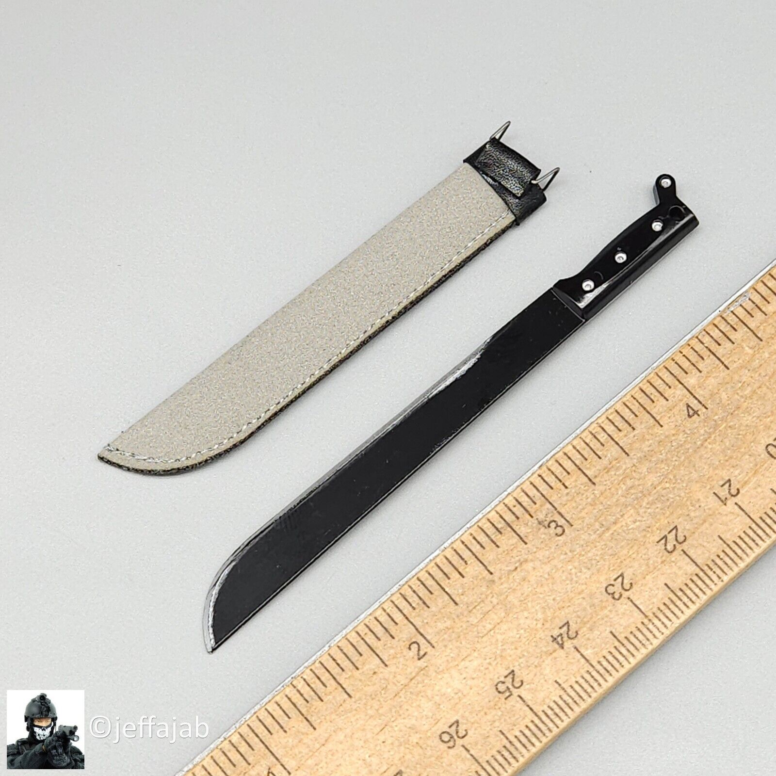 1:6 scale QO Toys Vietnam 101st Airborne Hamburger Hill M42 Machete (Metal)